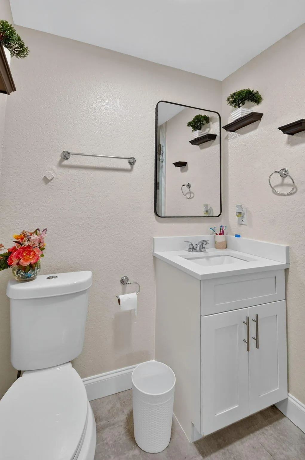 7099 PINE MANOR Drive