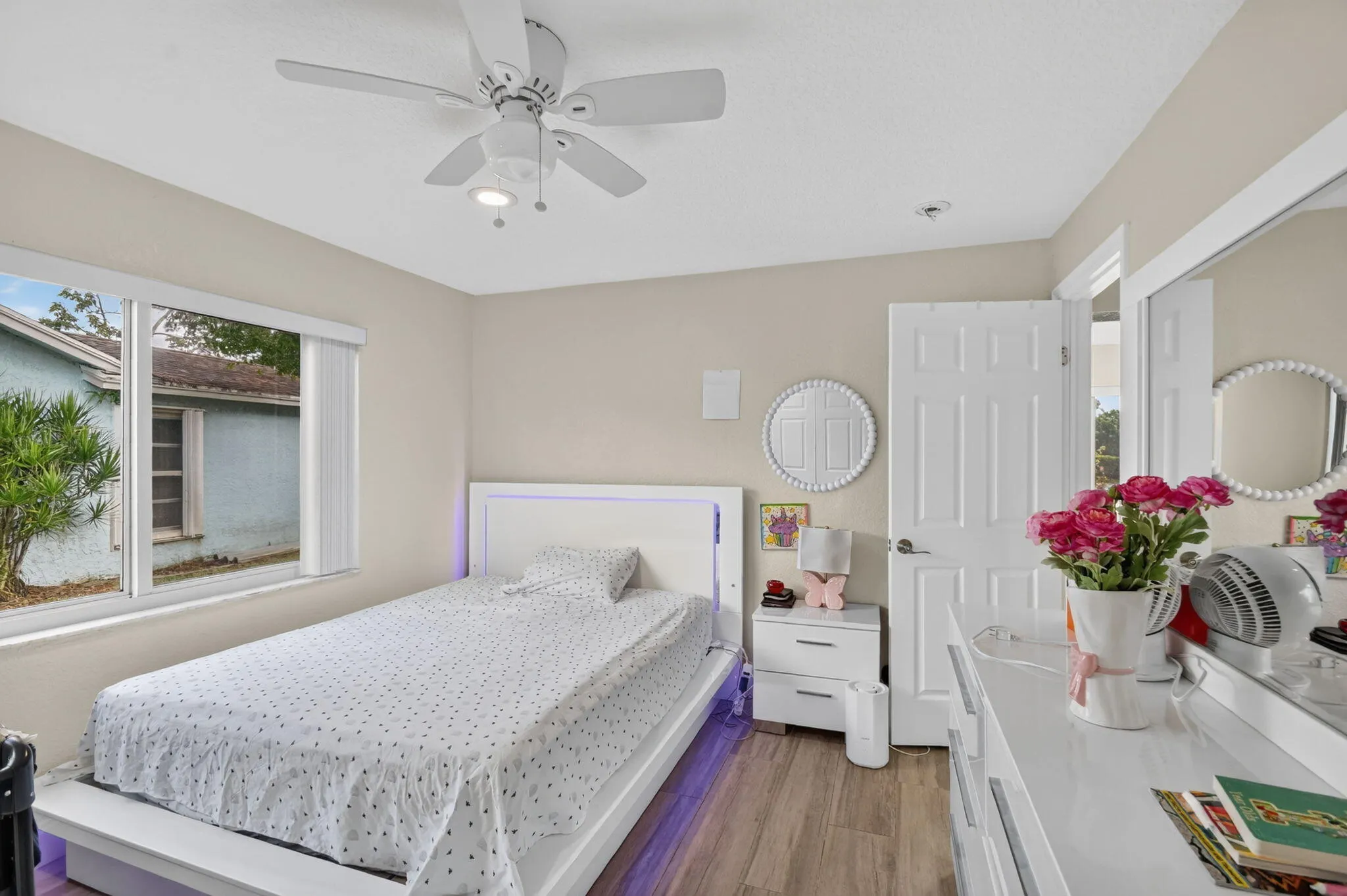 7099 PINE MANOR Drive