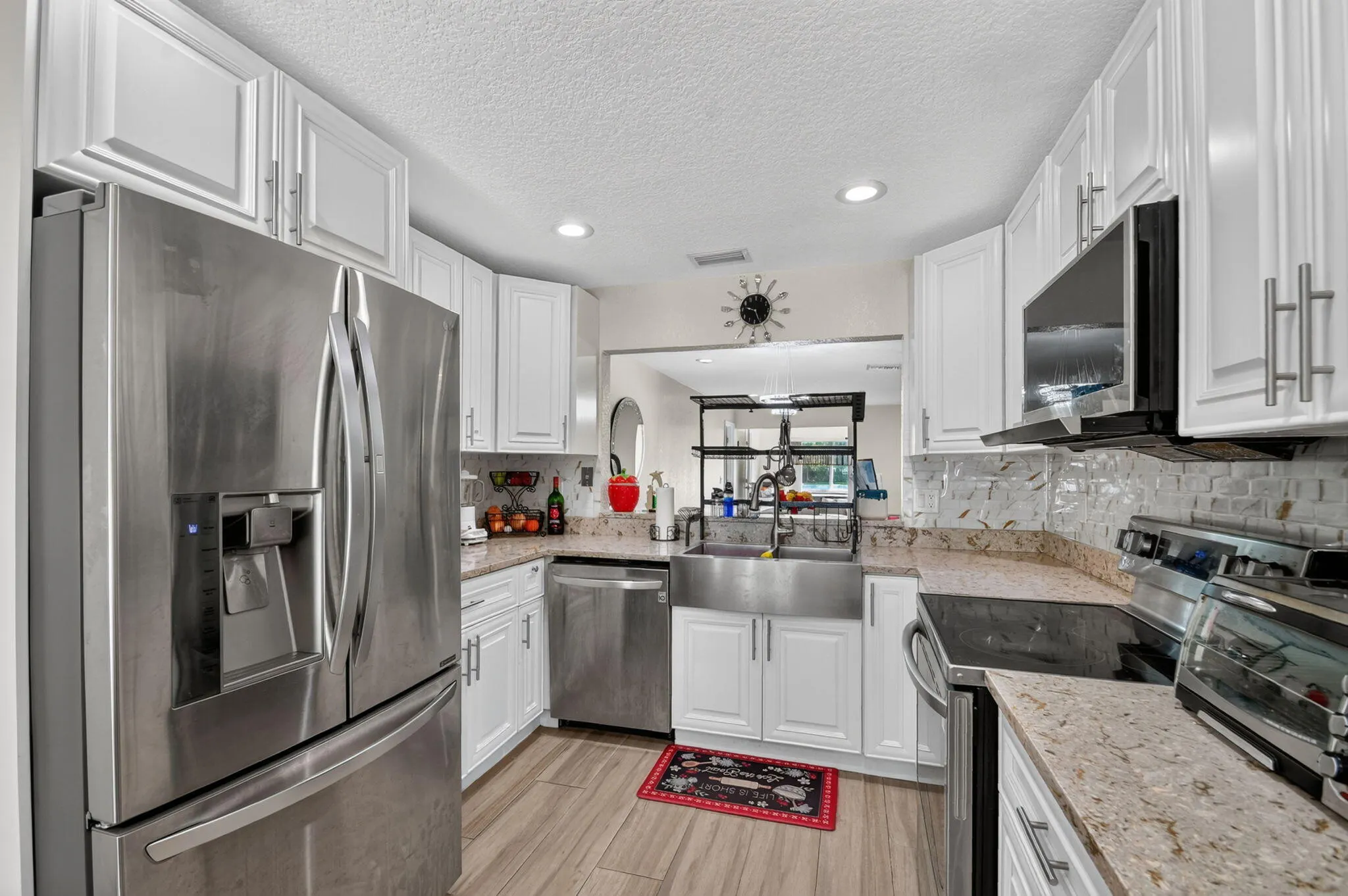 7099 PINE MANOR Drive