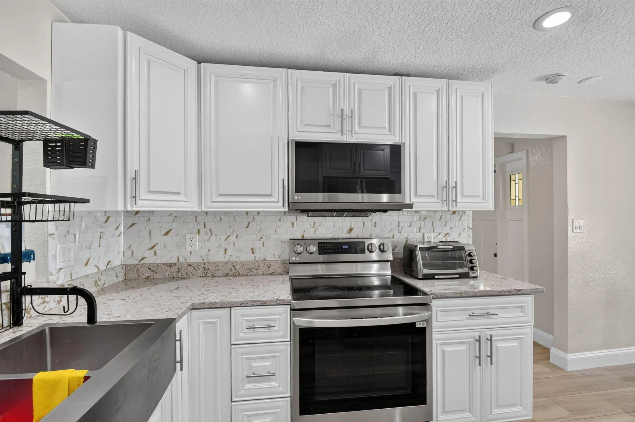 7099 PINE MANOR Drive