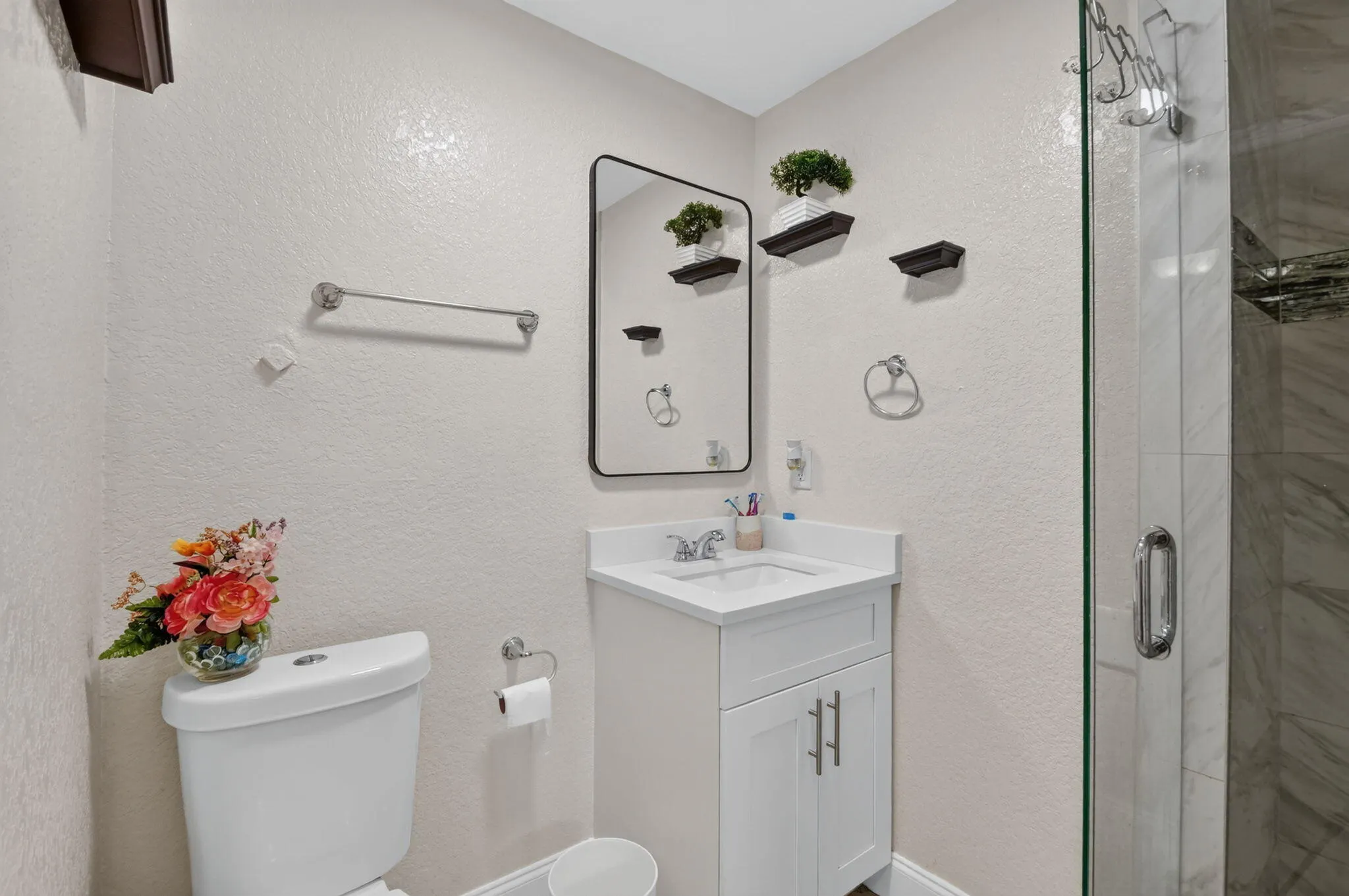 7099 PINE MANOR Drive