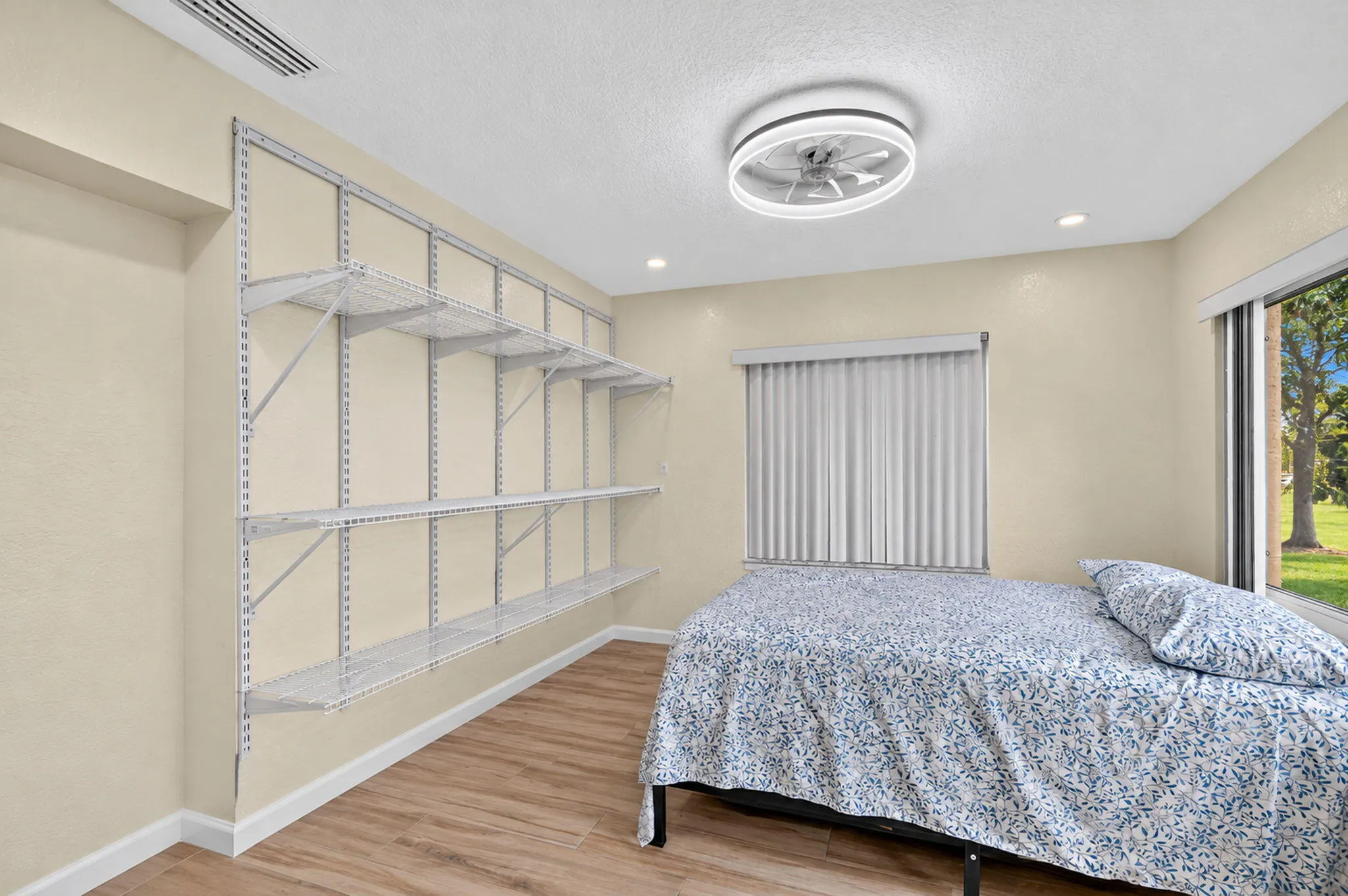 7099 PINE MANOR Drive