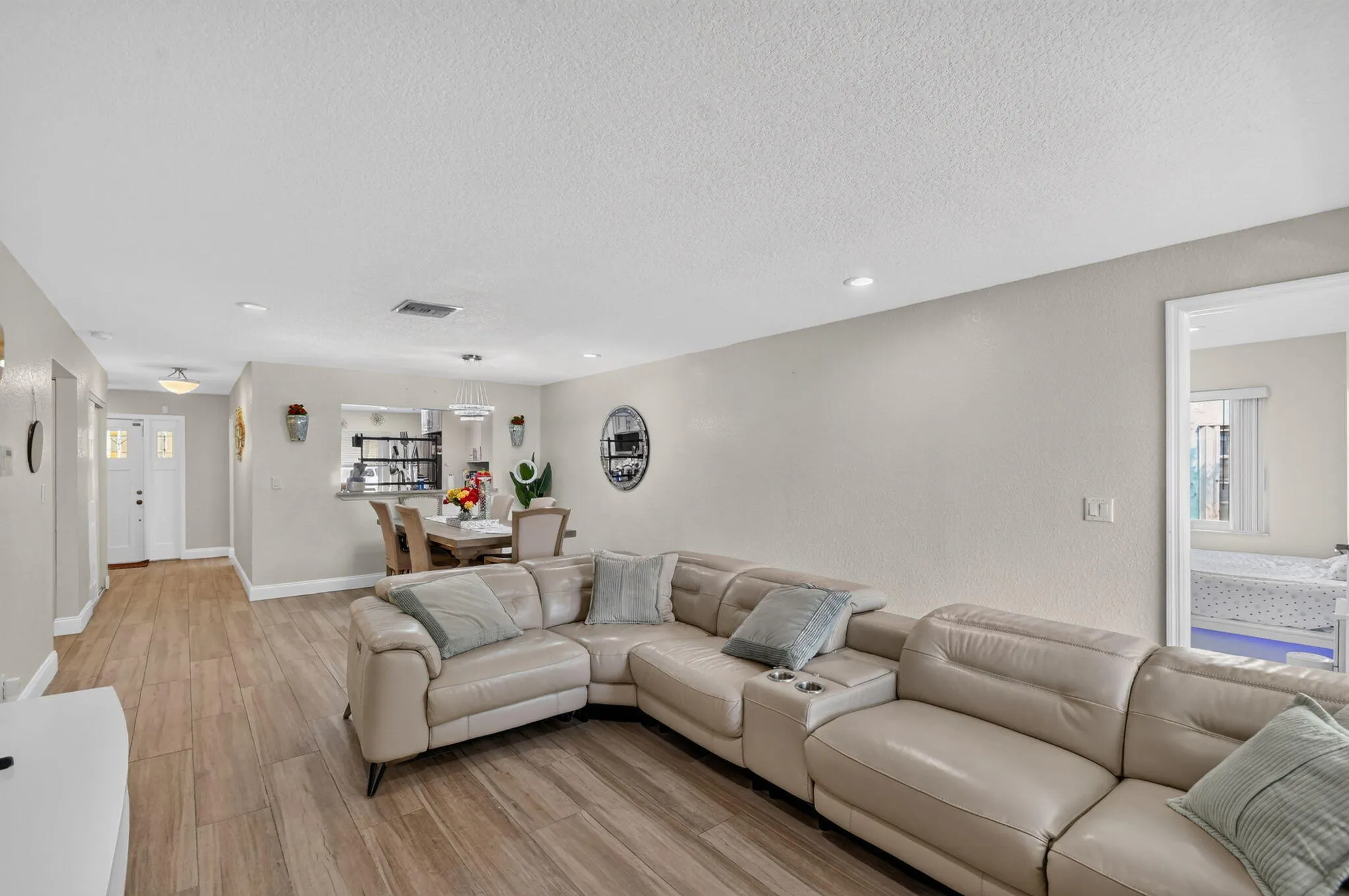 7099 PINE MANOR Drive