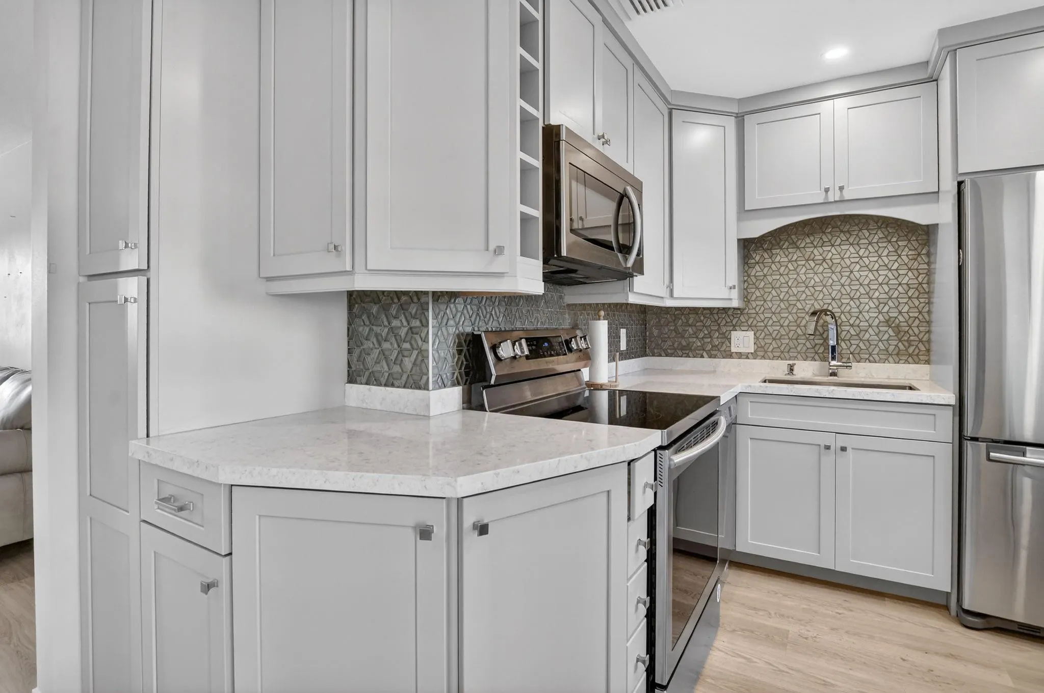 941 CRYSTAL LAKE Drive #311