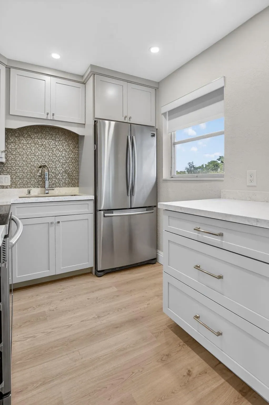 941 CRYSTAL LAKE Drive #311
