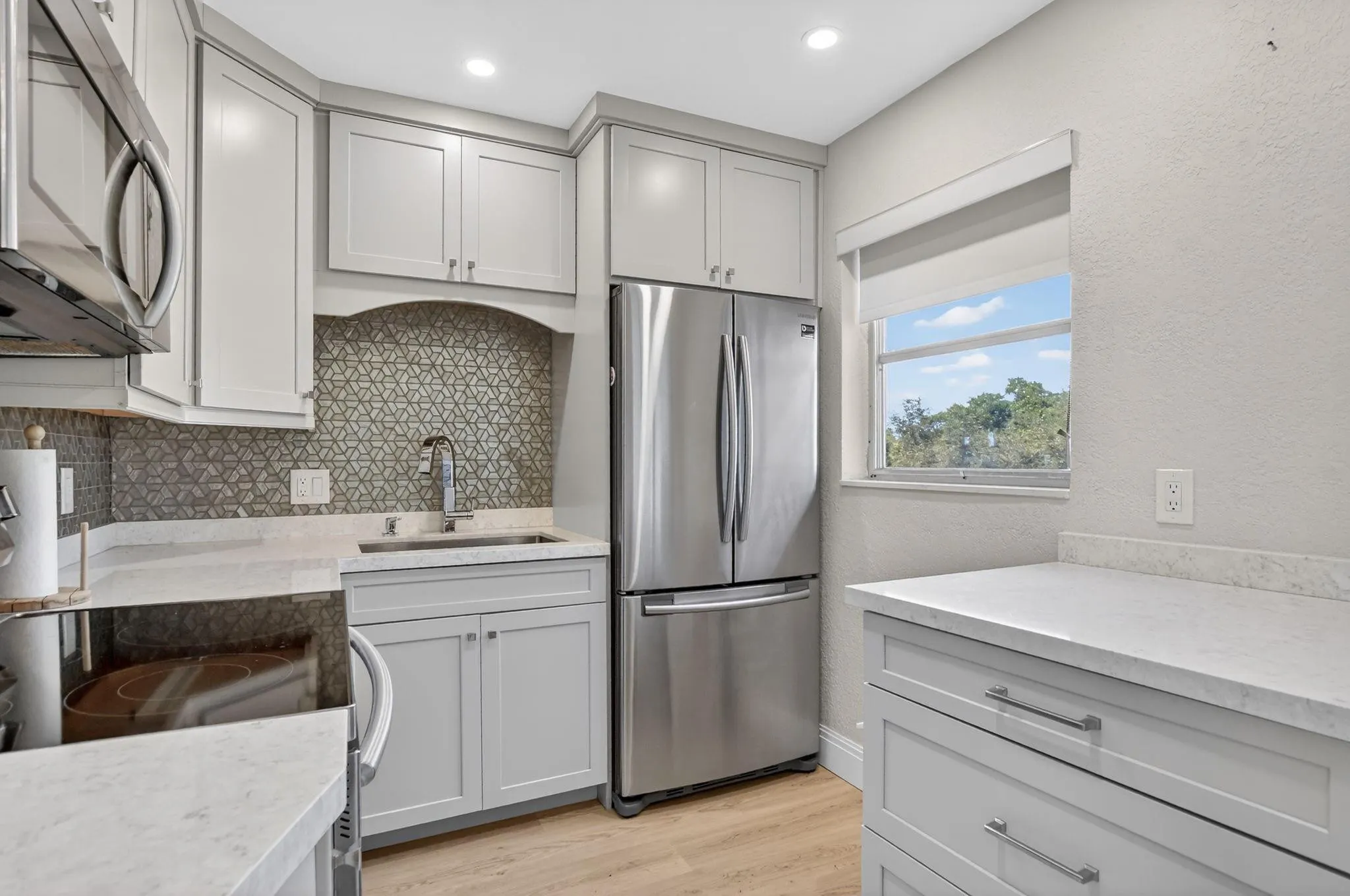941 CRYSTAL LAKE Drive #311