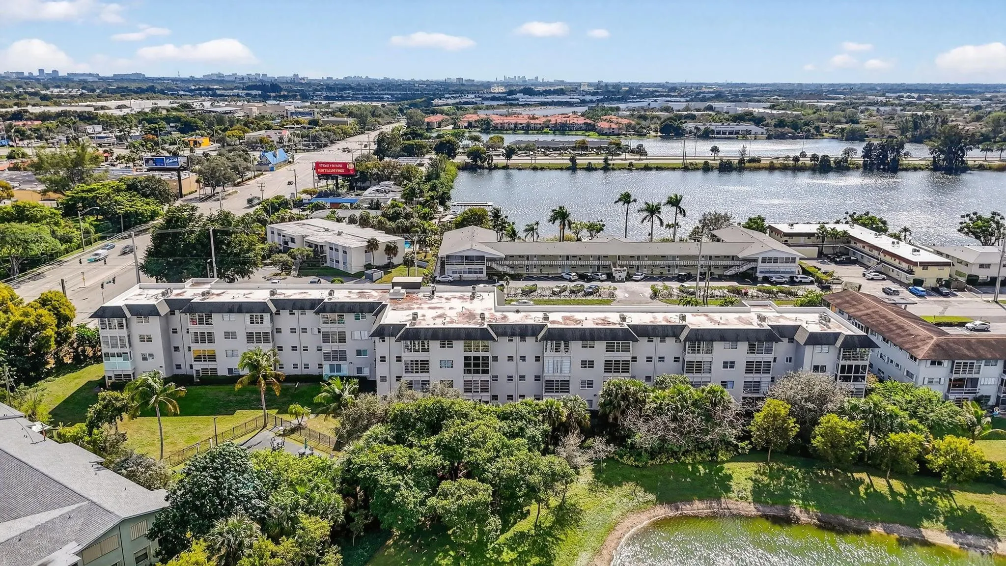 941 CRYSTAL LAKE Drive #311