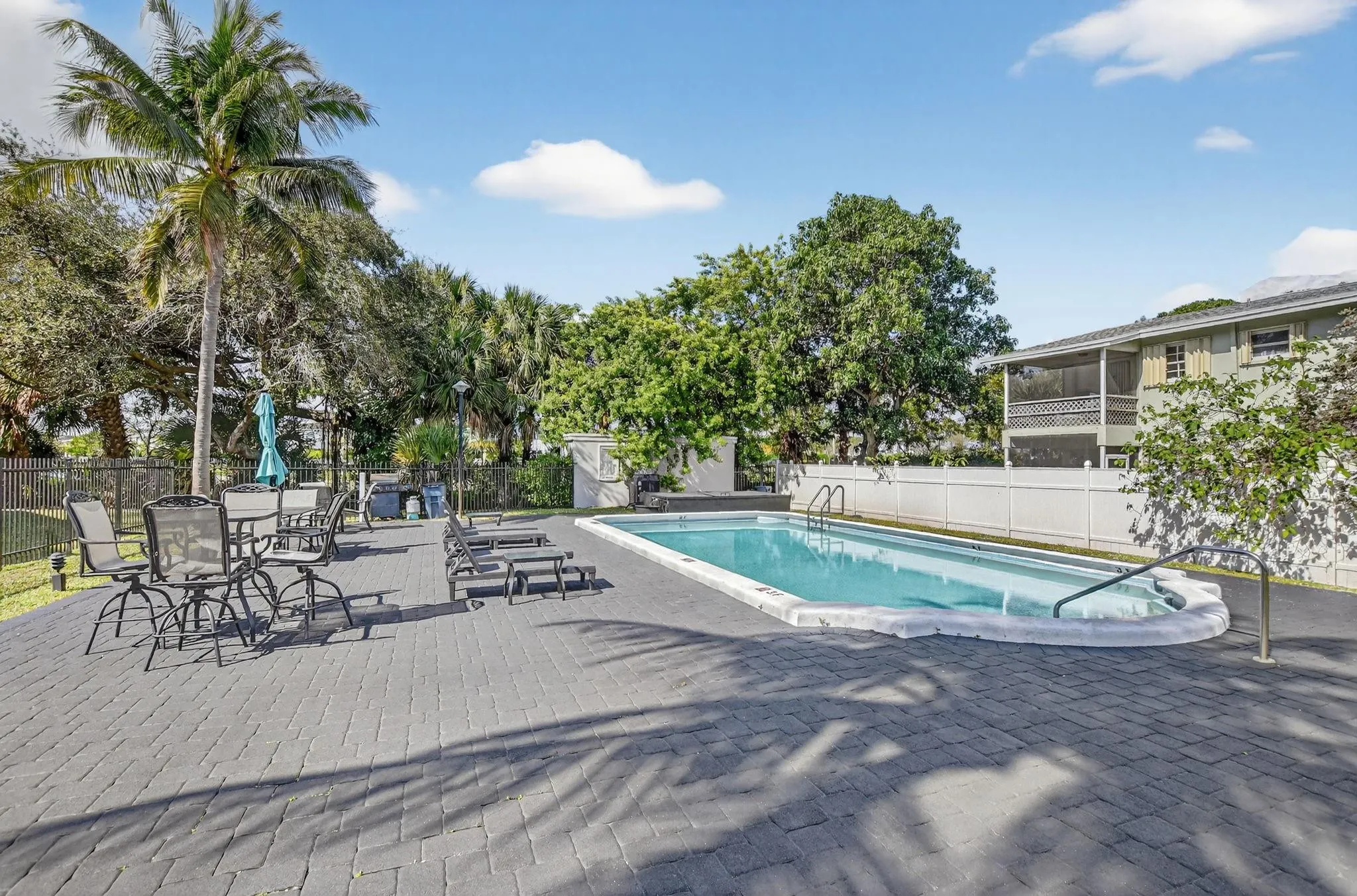941 CRYSTAL LAKE Drive #311