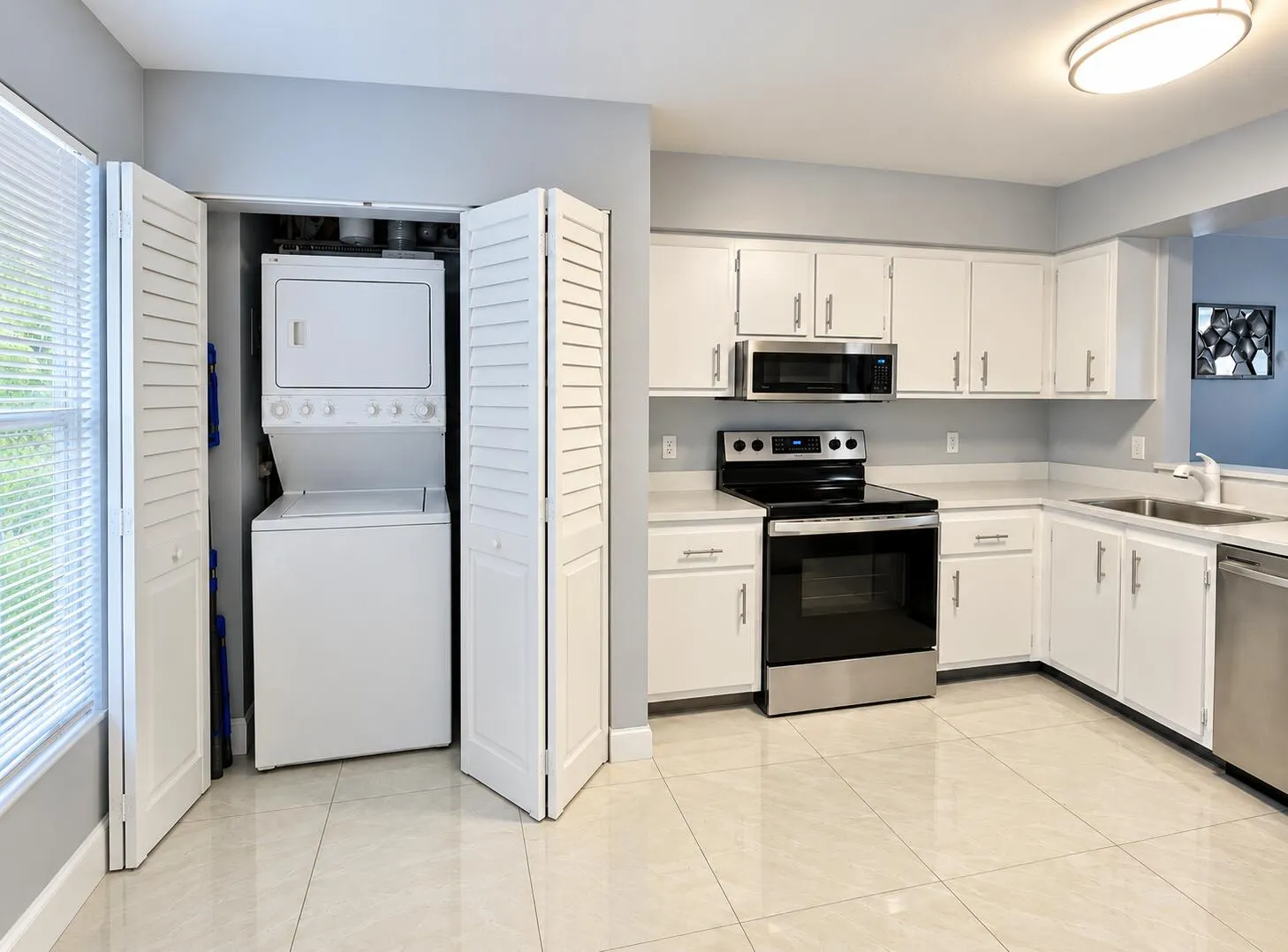 4570 NW 18TH Avenue #404