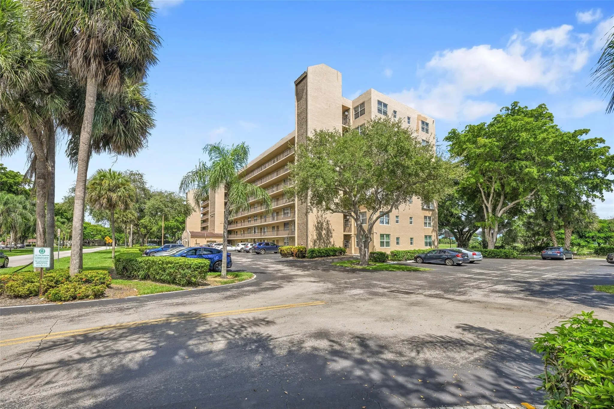 4570 NW 18TH Avenue #404