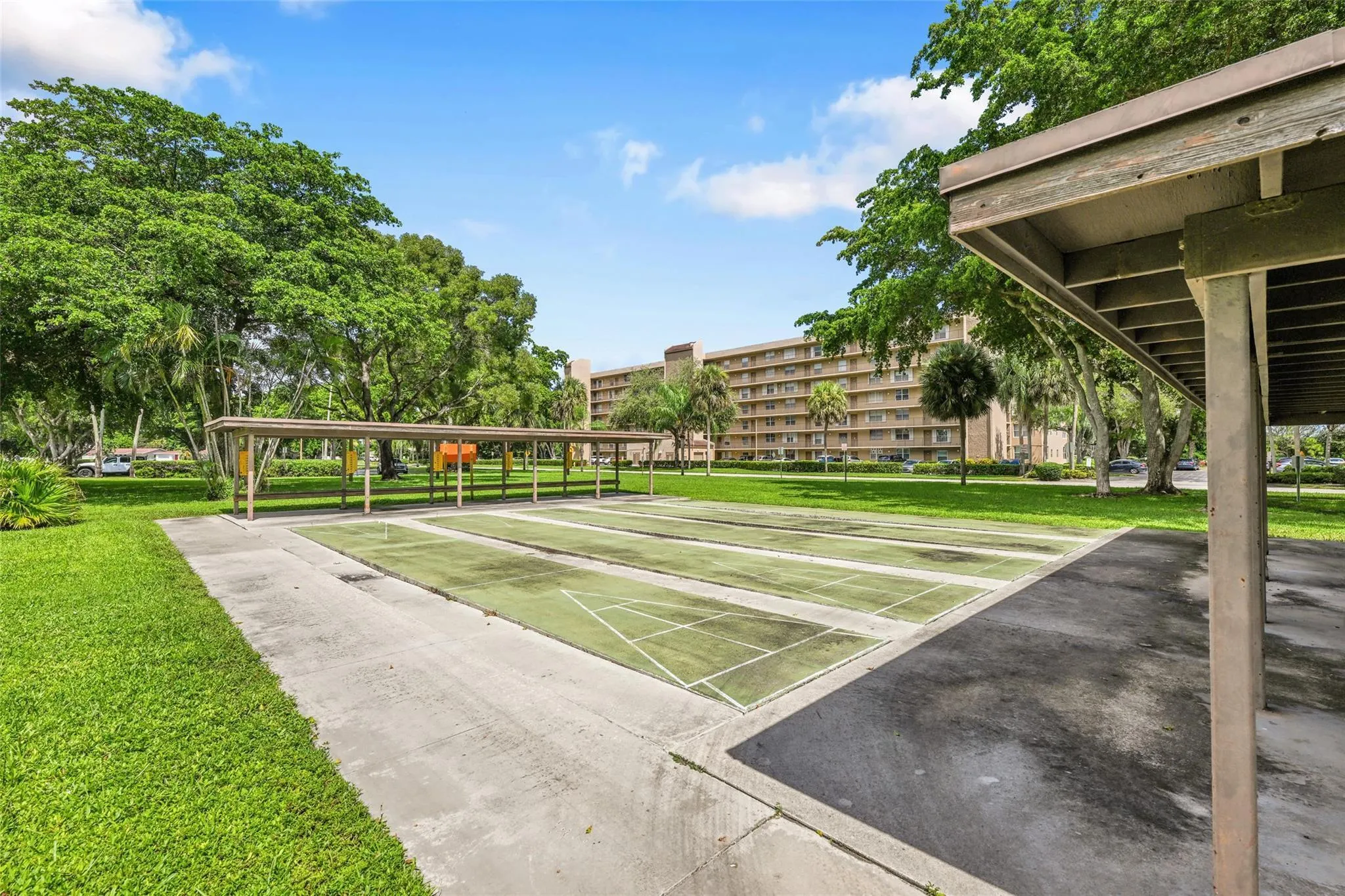 4570 NW 18TH Avenue #404