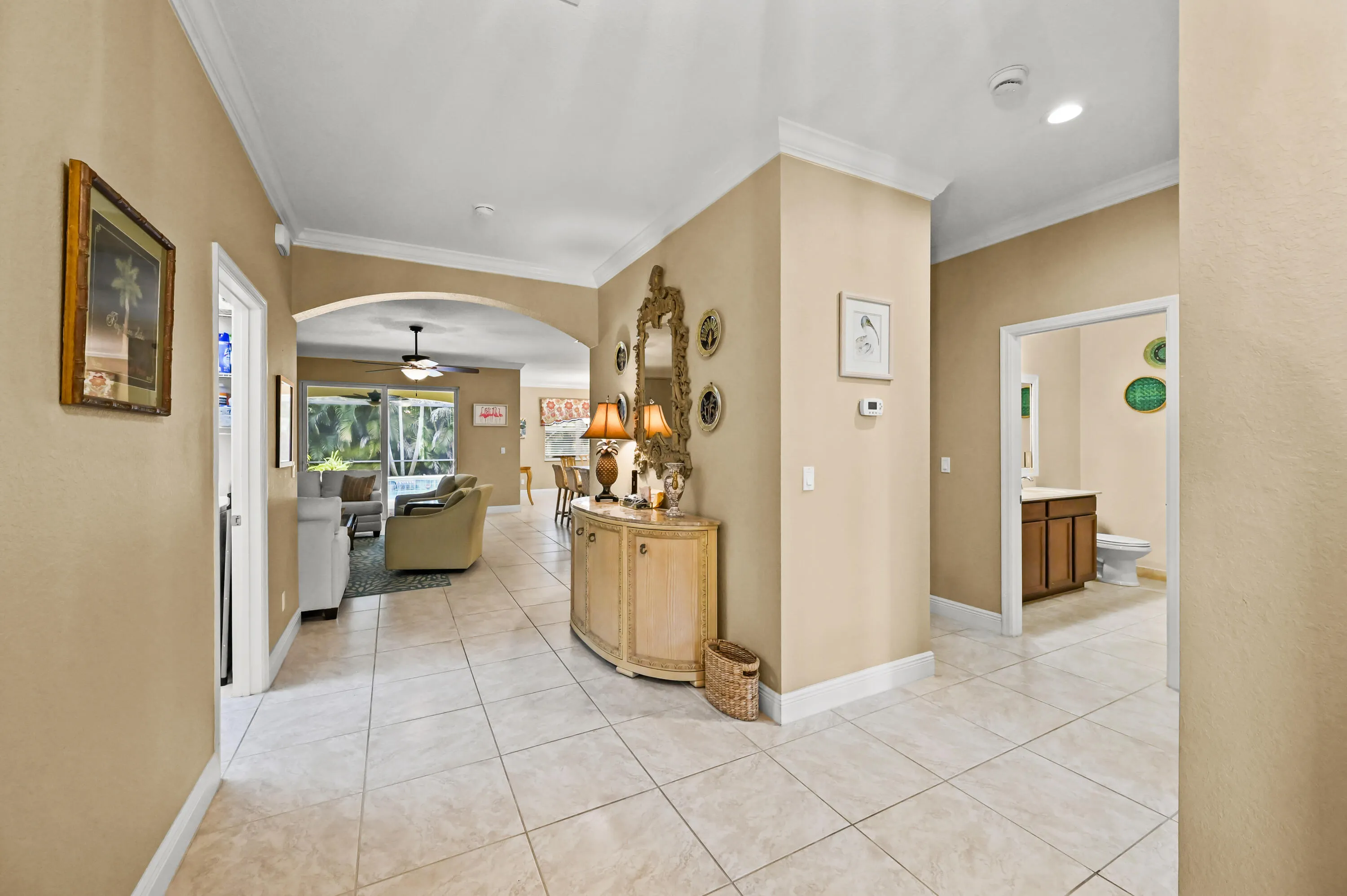 521 NE ABACA Way
