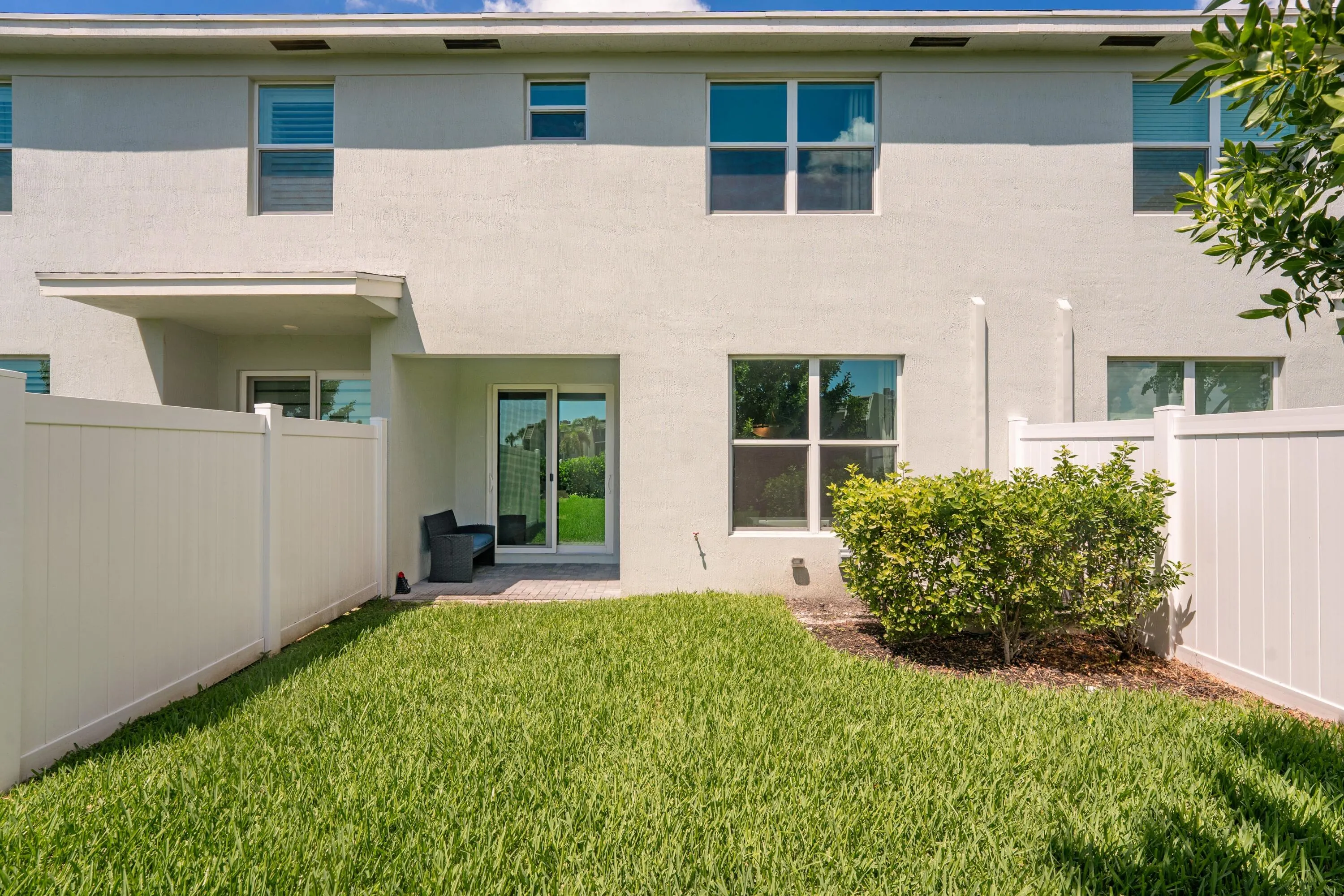 4178 LAGOON SHORE Drive