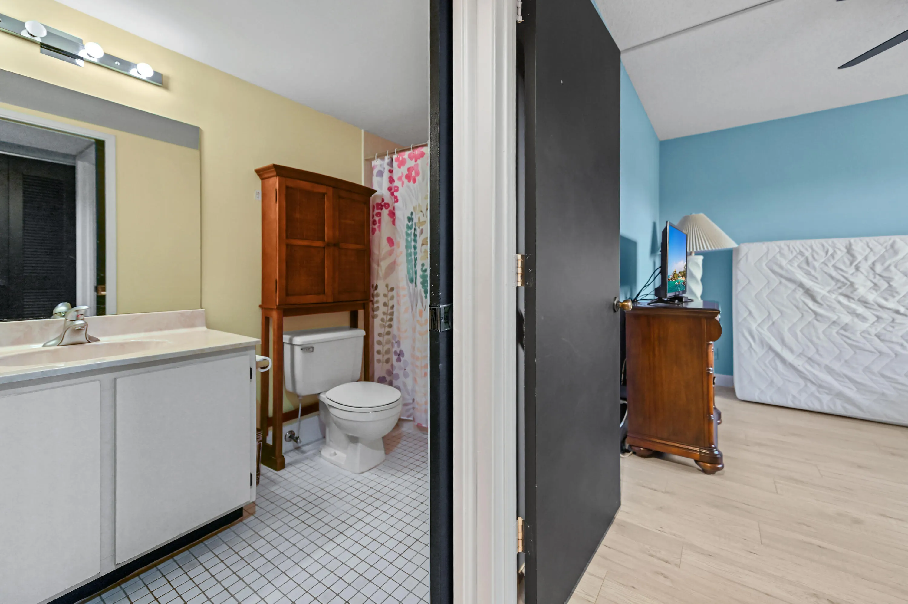 7286 HUNTINGTON Lane #402