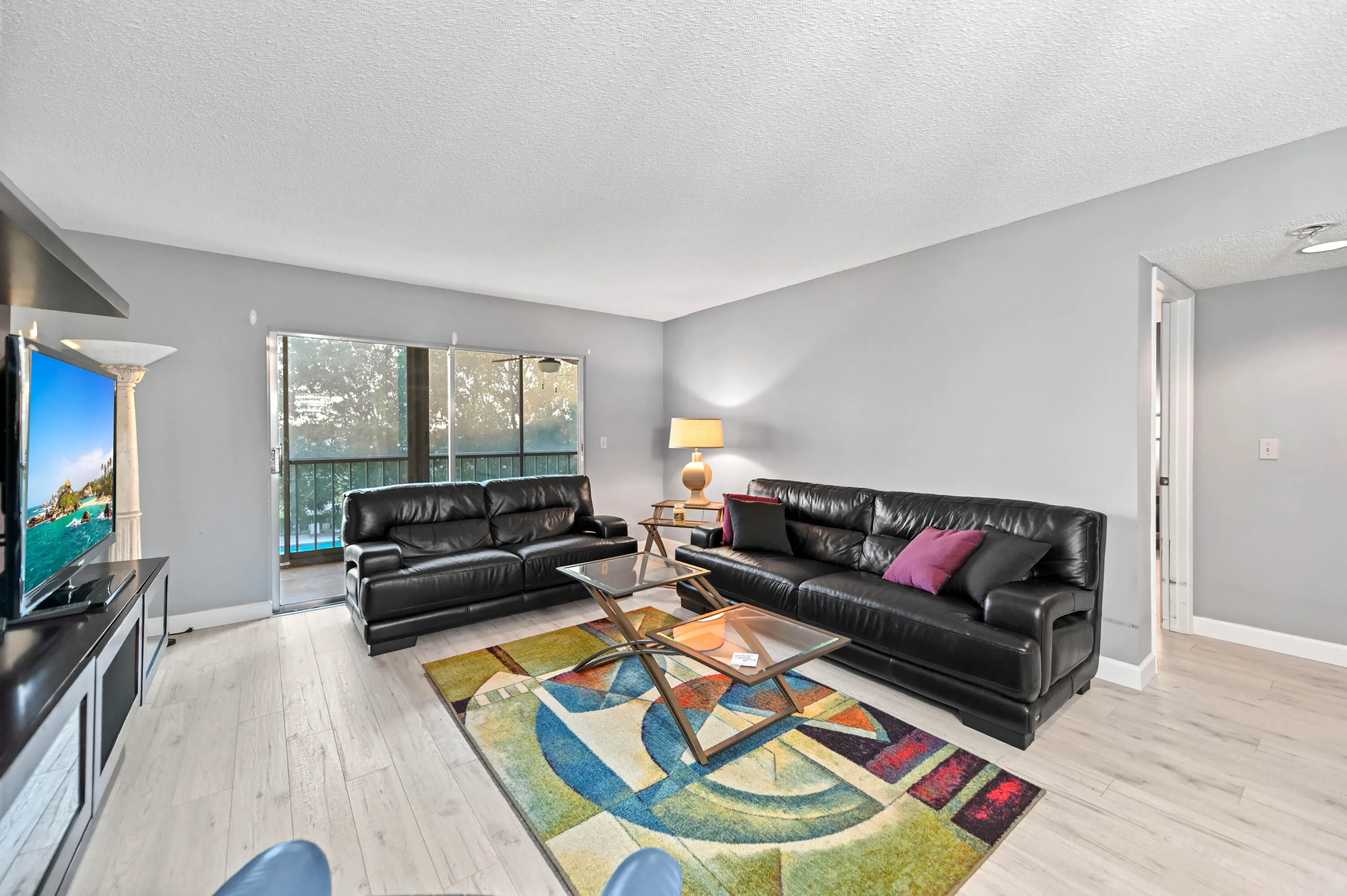 7286 HUNTINGTON Lane #402