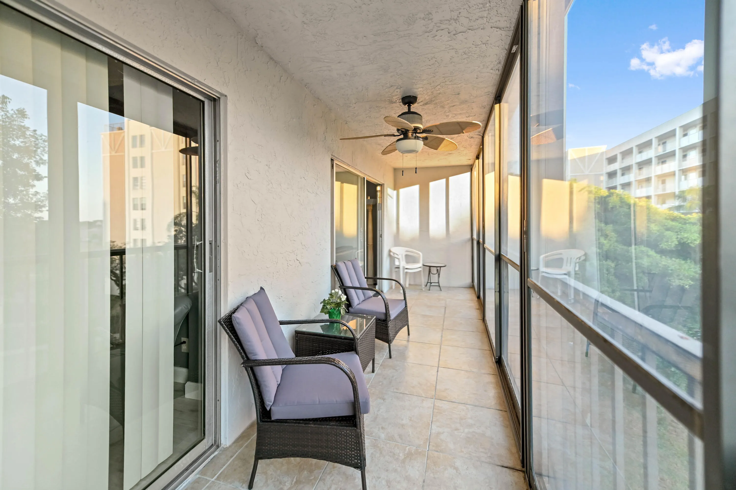 7286 HUNTINGTON Lane #402