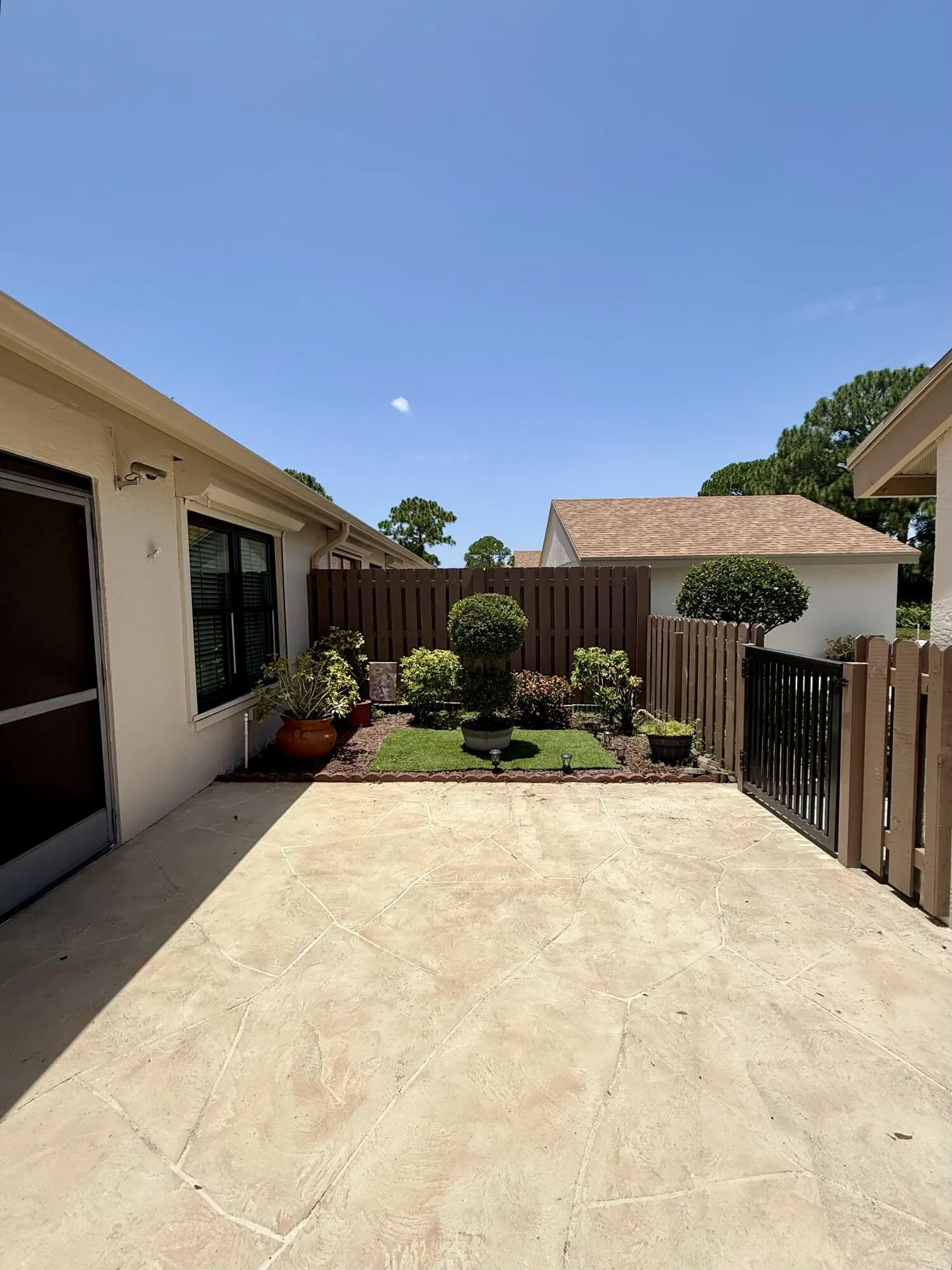 2054 SW Silver Pine Way #123-B