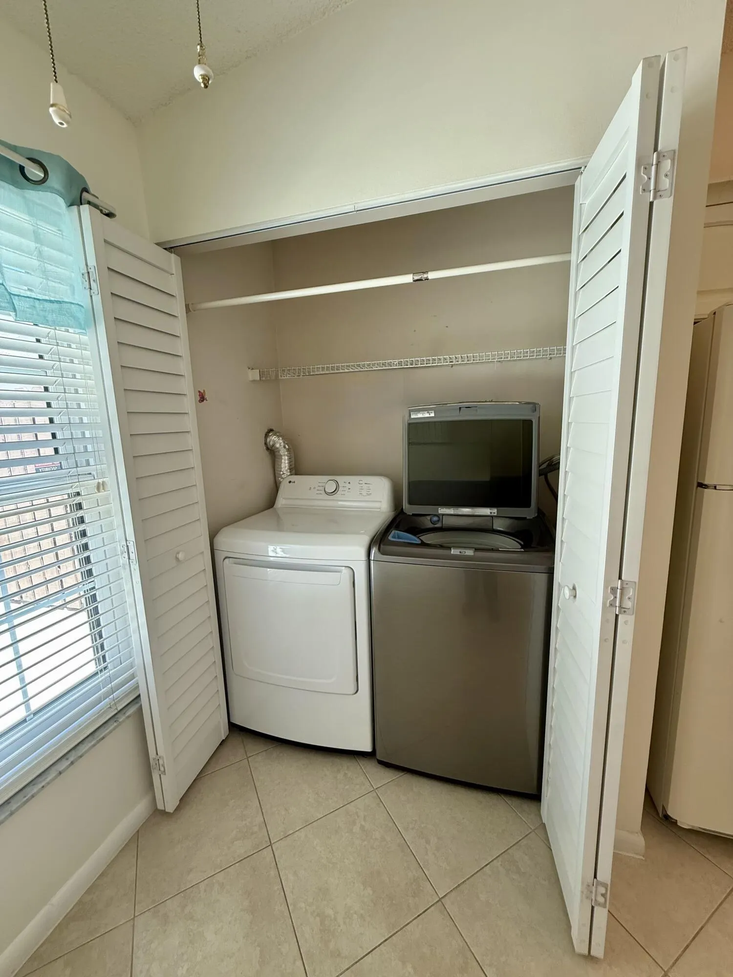 2054 SW Silver Pine Way #123-B
