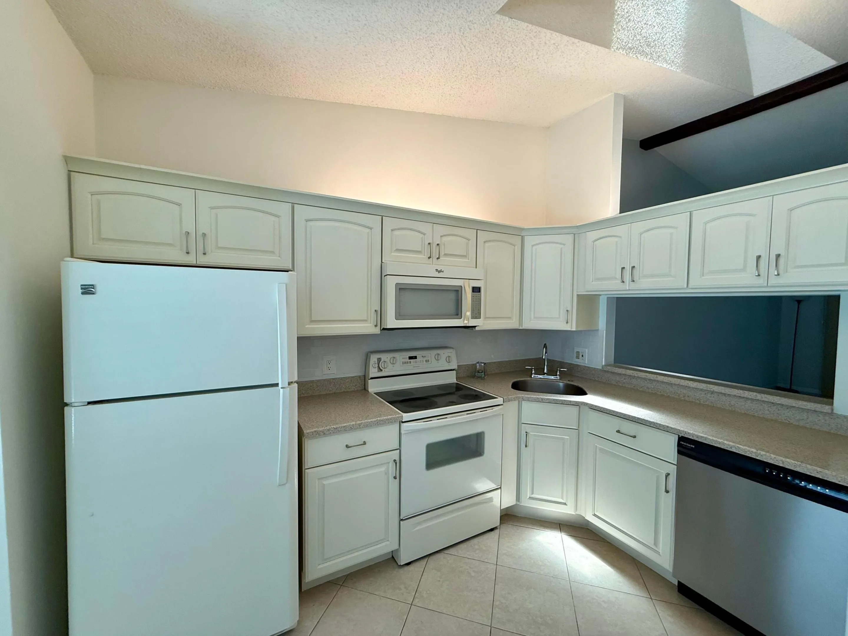 2054 SW Silver Pine Way #123-B