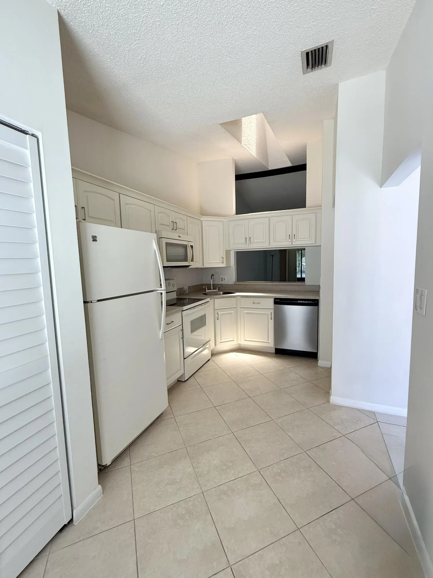 2054 SW Silver Pine Way #123-B