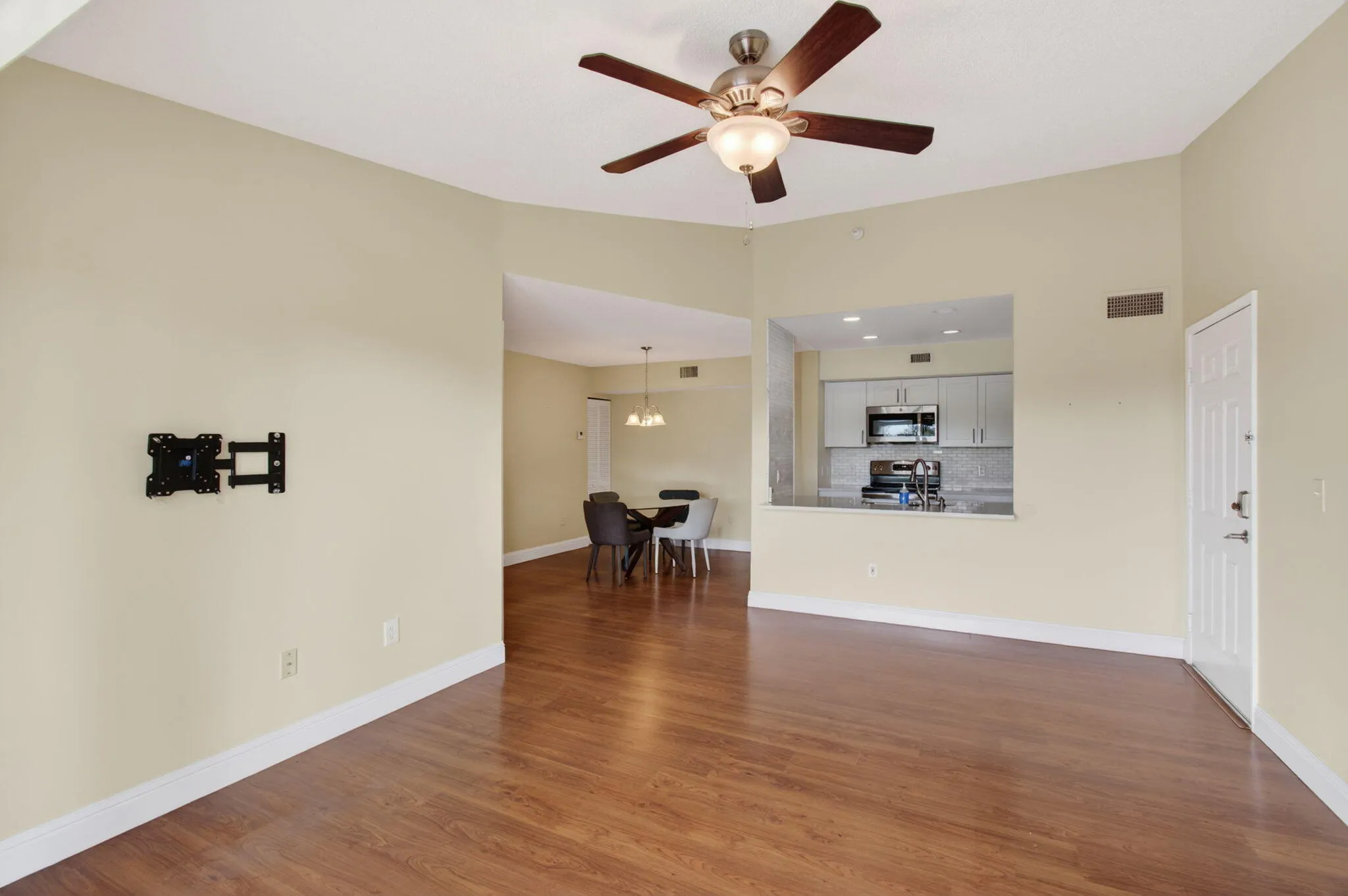 157 Yacht Club Way #303