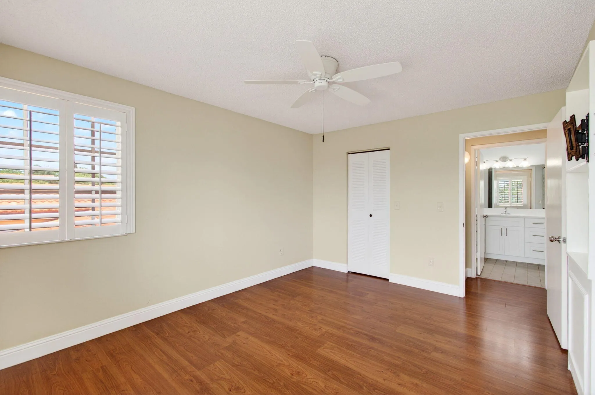 157 Yacht Club Way #303