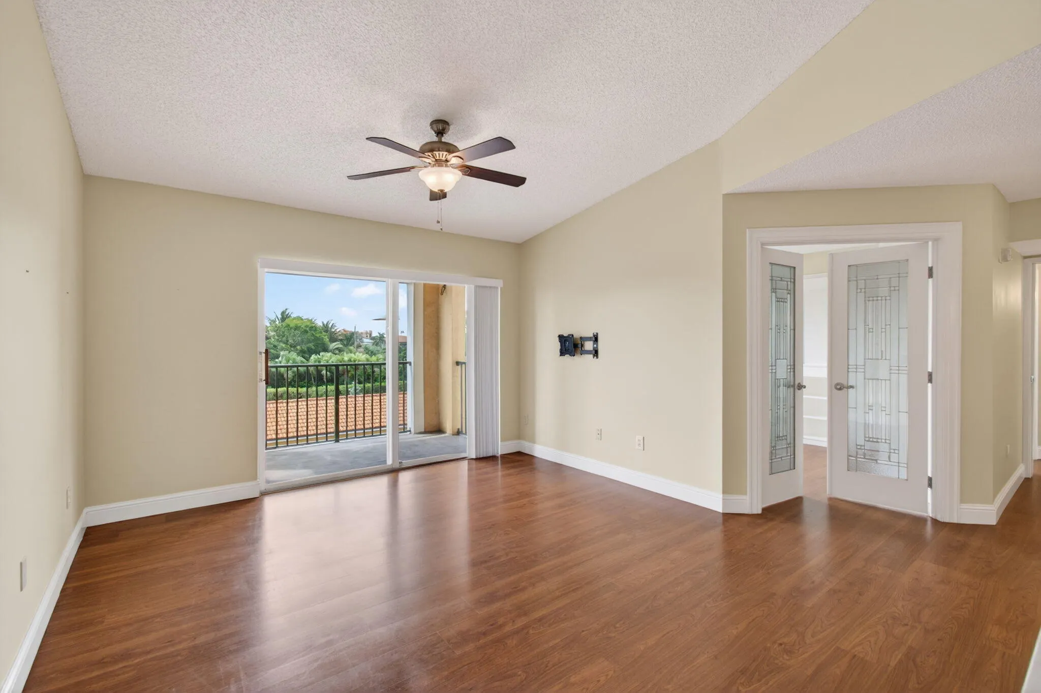 157 Yacht Club Way #303