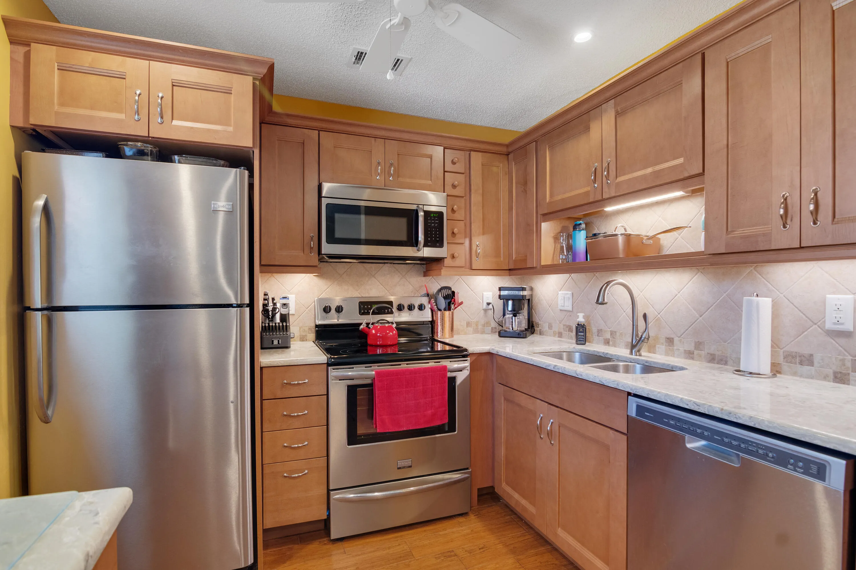 68 ROYAL OAK Court #202