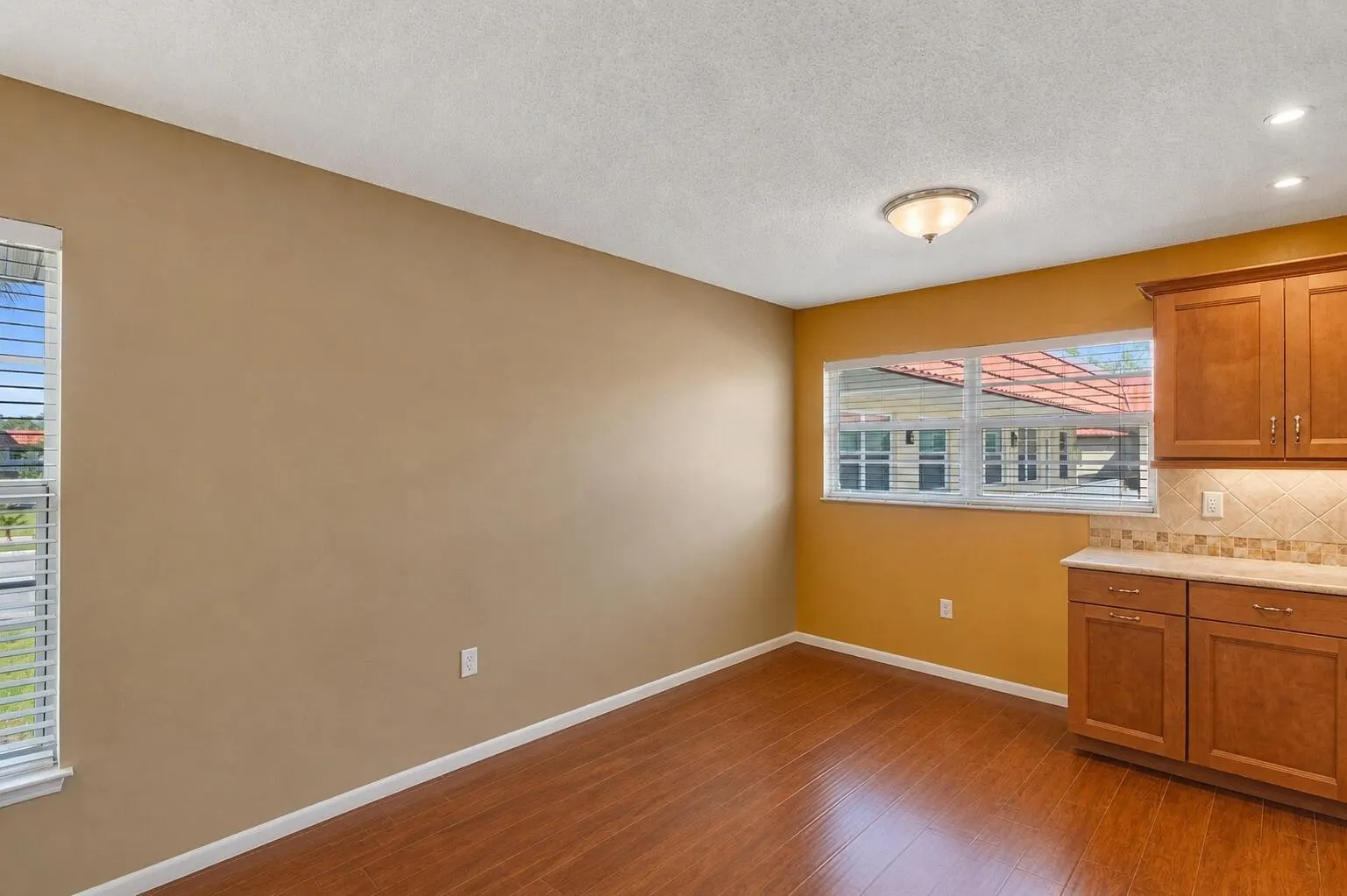 68 ROYAL OAK Court #202