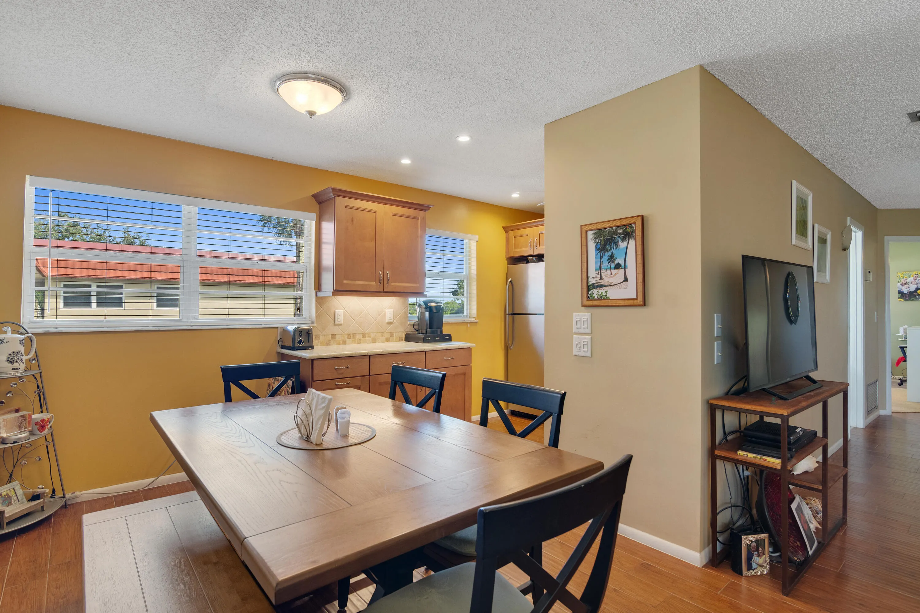 68 ROYAL OAK Court #202