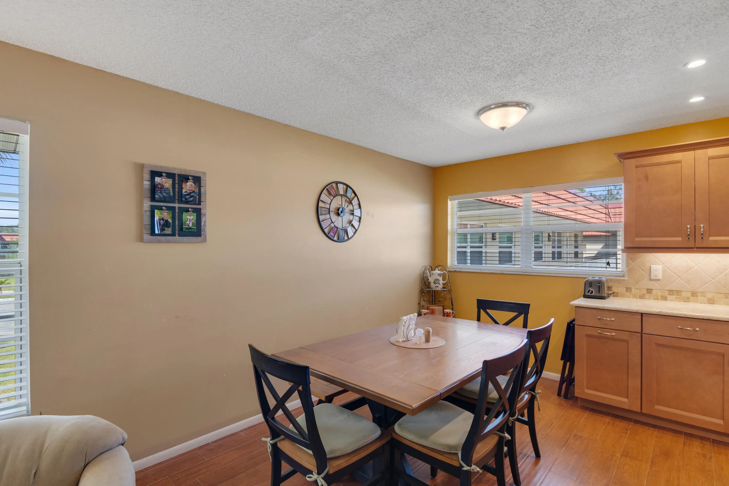 68 ROYAL OAK Court #202