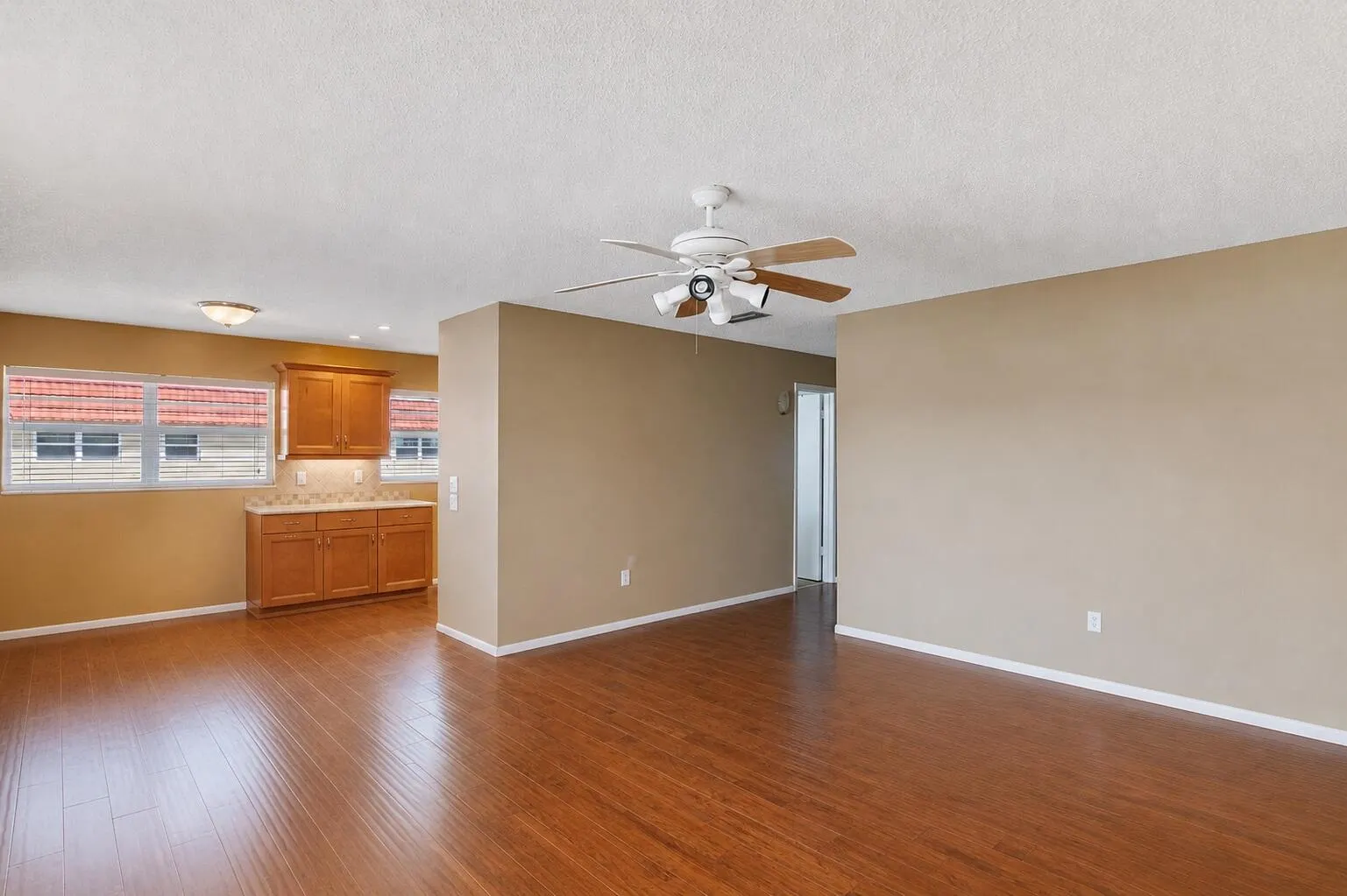 68 ROYAL OAK Court #202