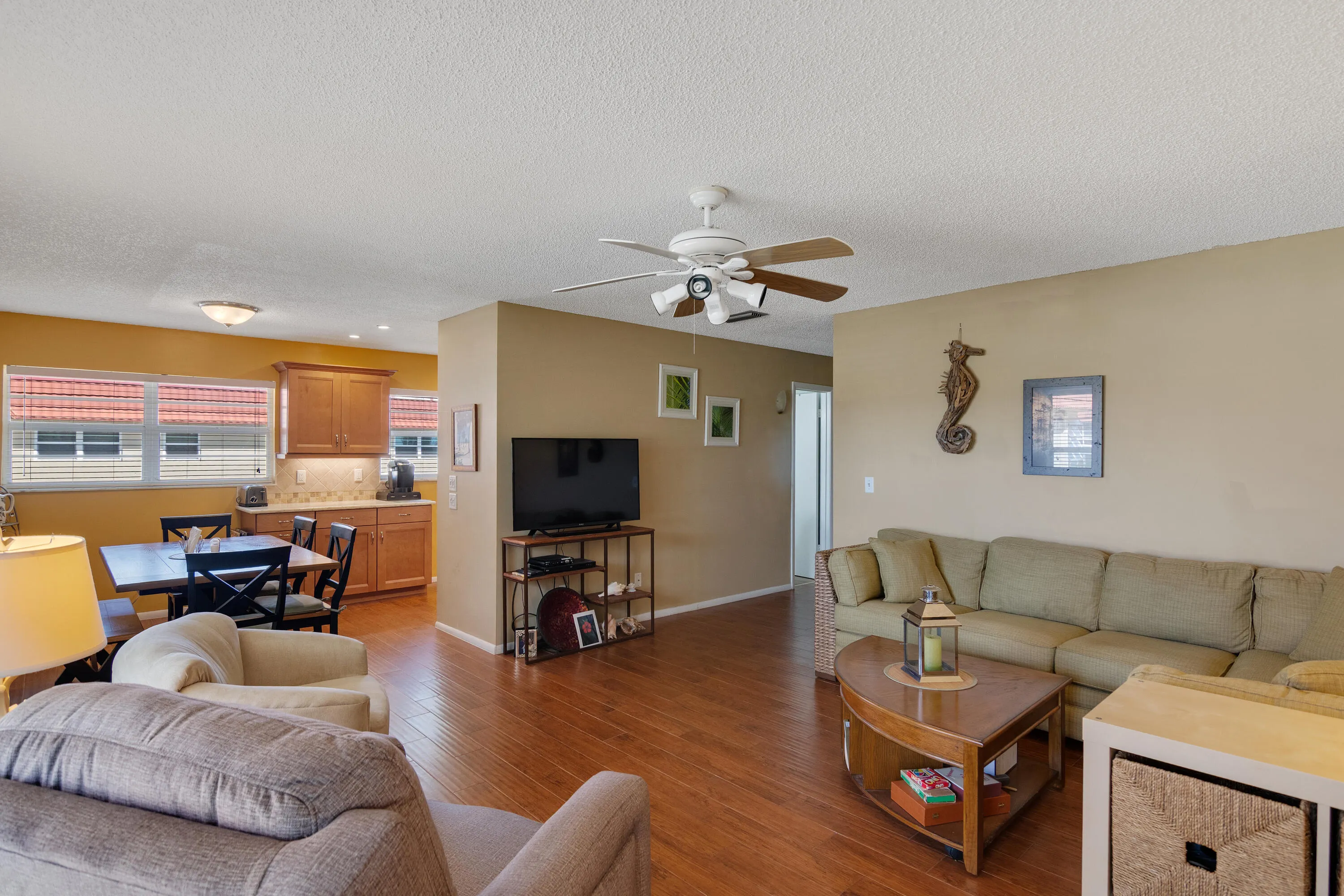 68 ROYAL OAK Court #202