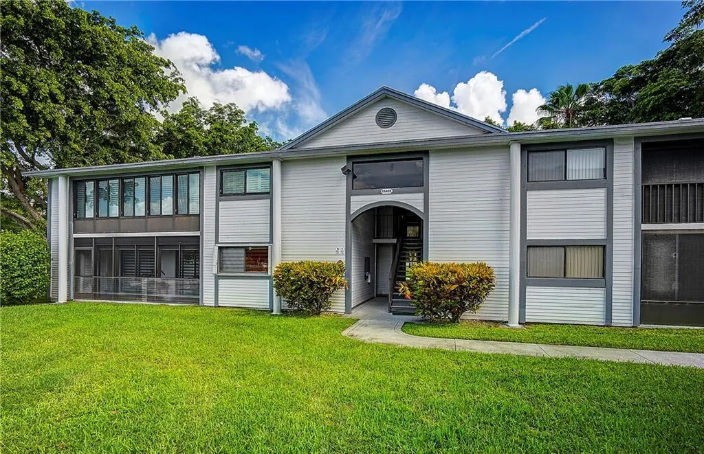 15469 LAKES OF DELRAY Boulevard #102