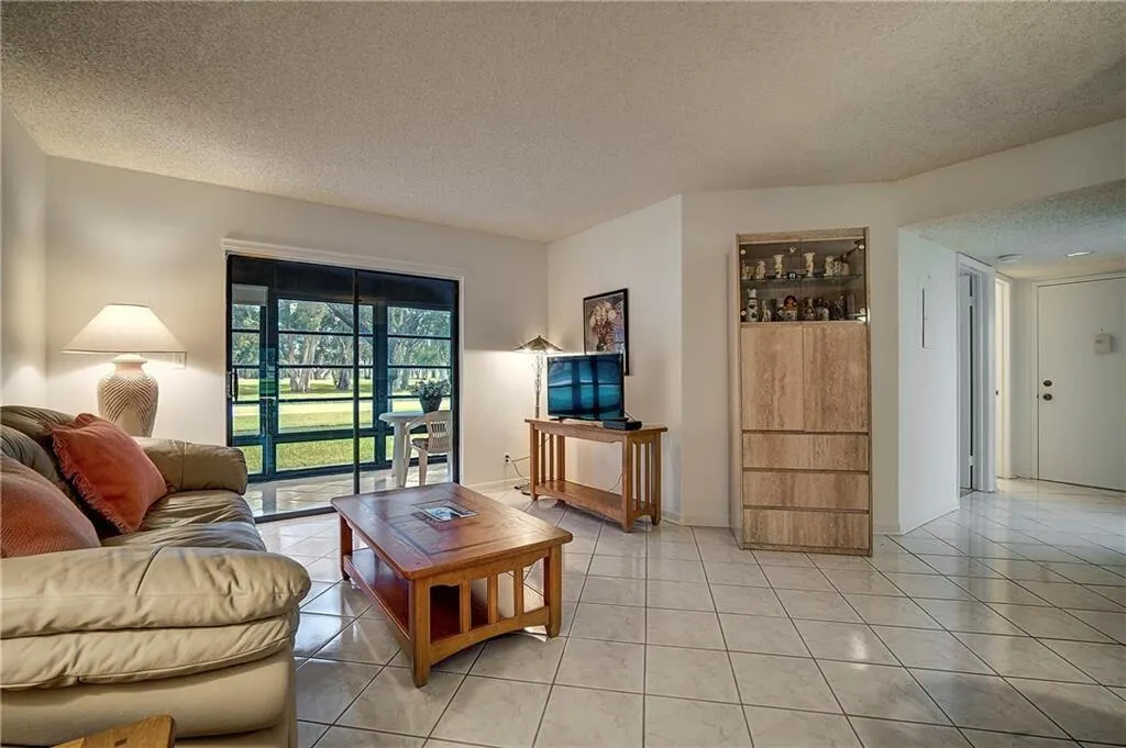 15469 LAKES OF DELRAY Boulevard #102
