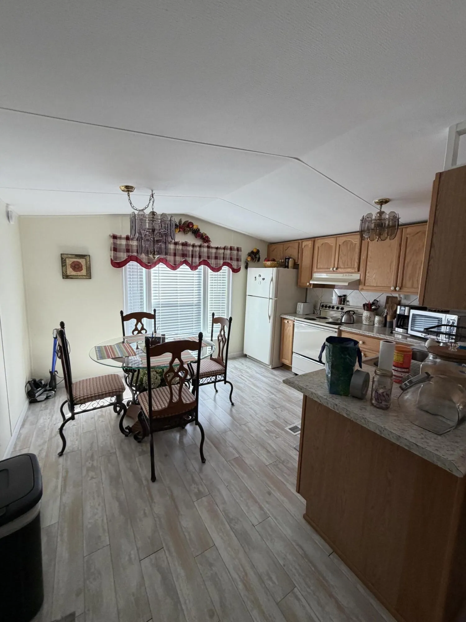 1601 US HIGHWAY 441 SE #98
