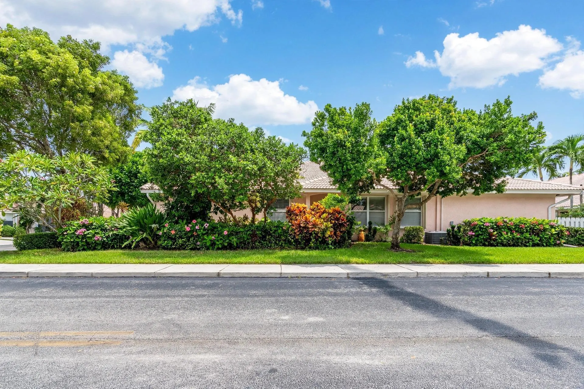 237 CORAL TRACE Court