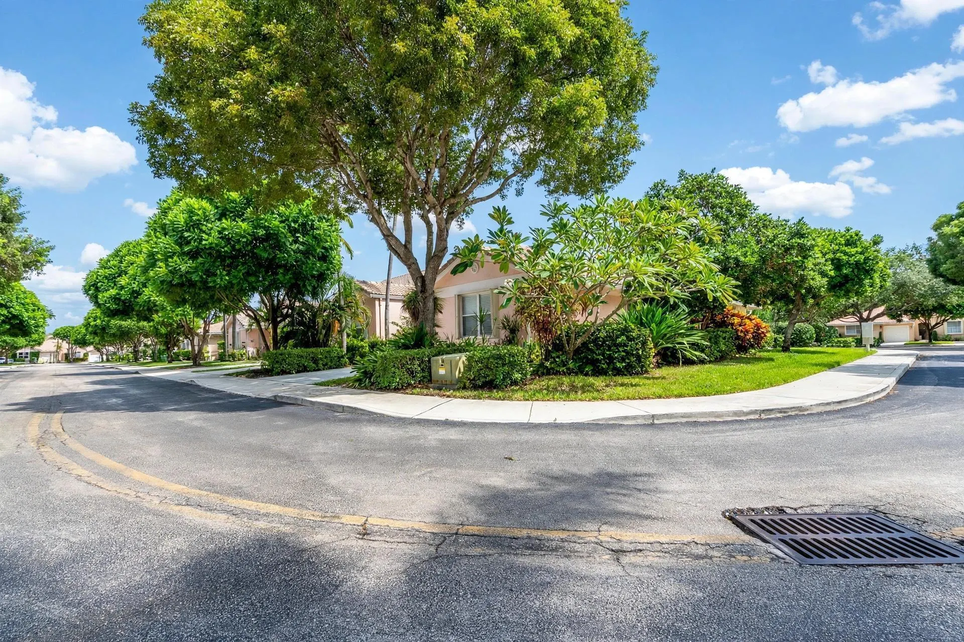 237 CORAL TRACE Court