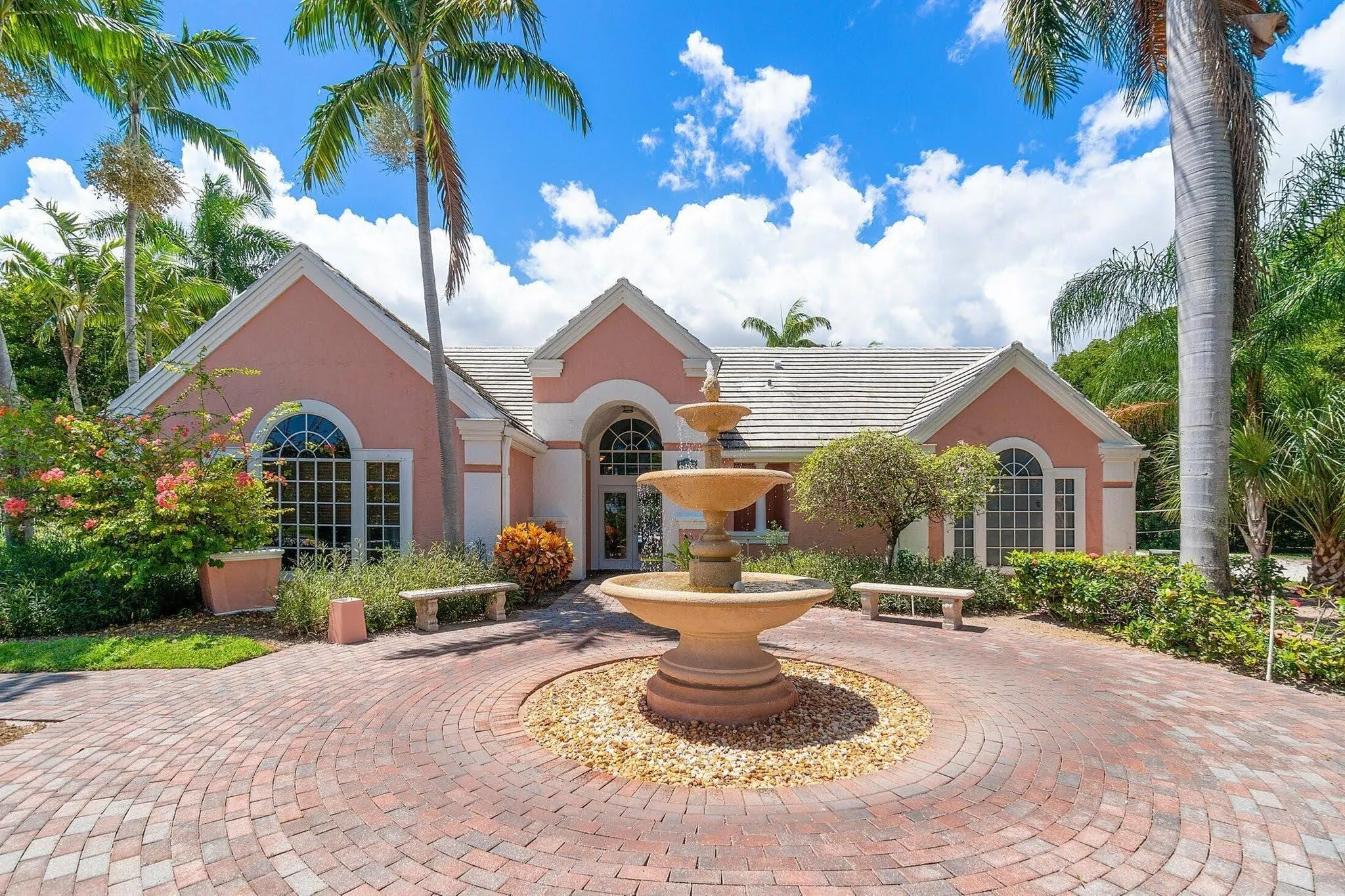 1125 CRYSTAL Way #J