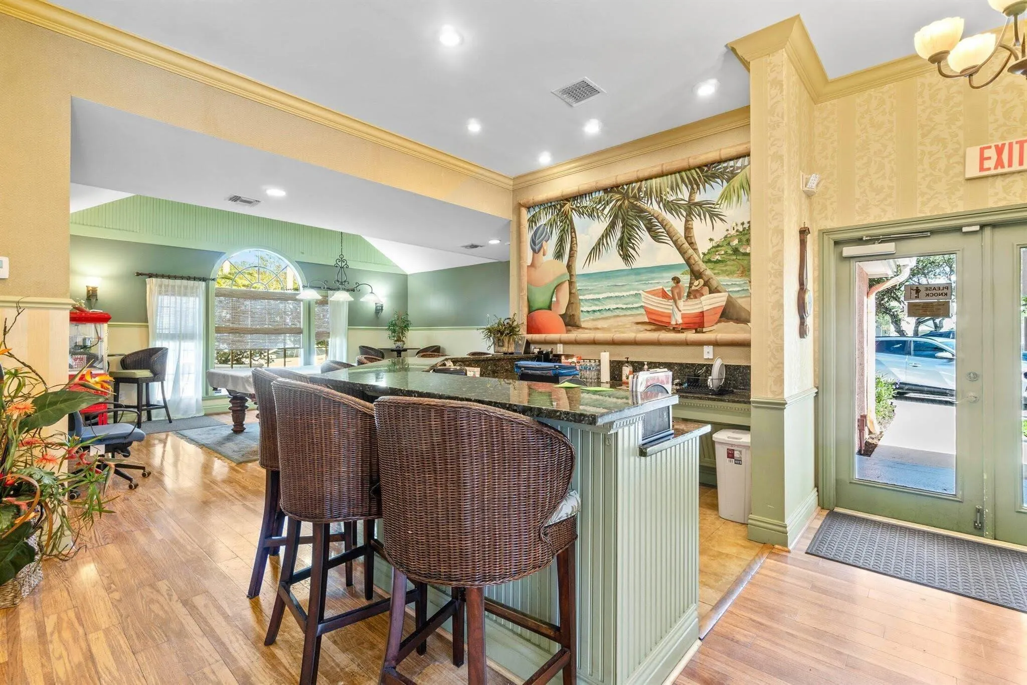 1125 CRYSTAL Way #J