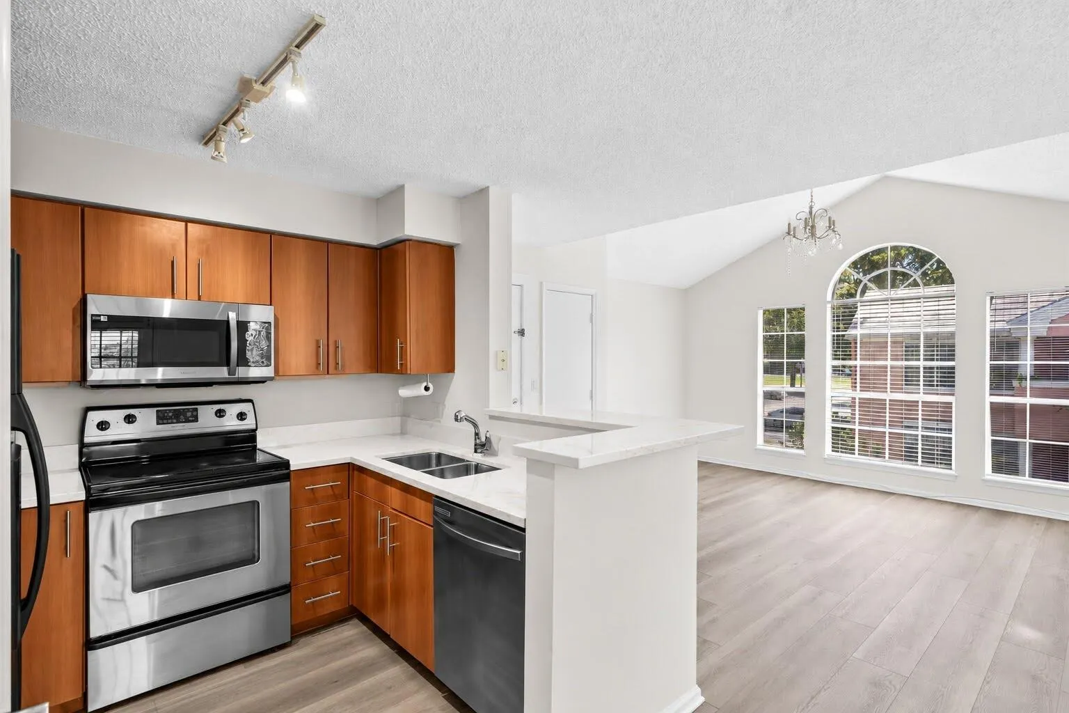 1125 CRYSTAL Way #J