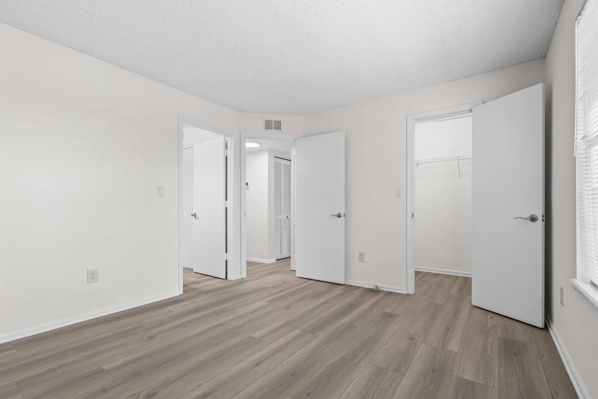 1125 CRYSTAL Way #J