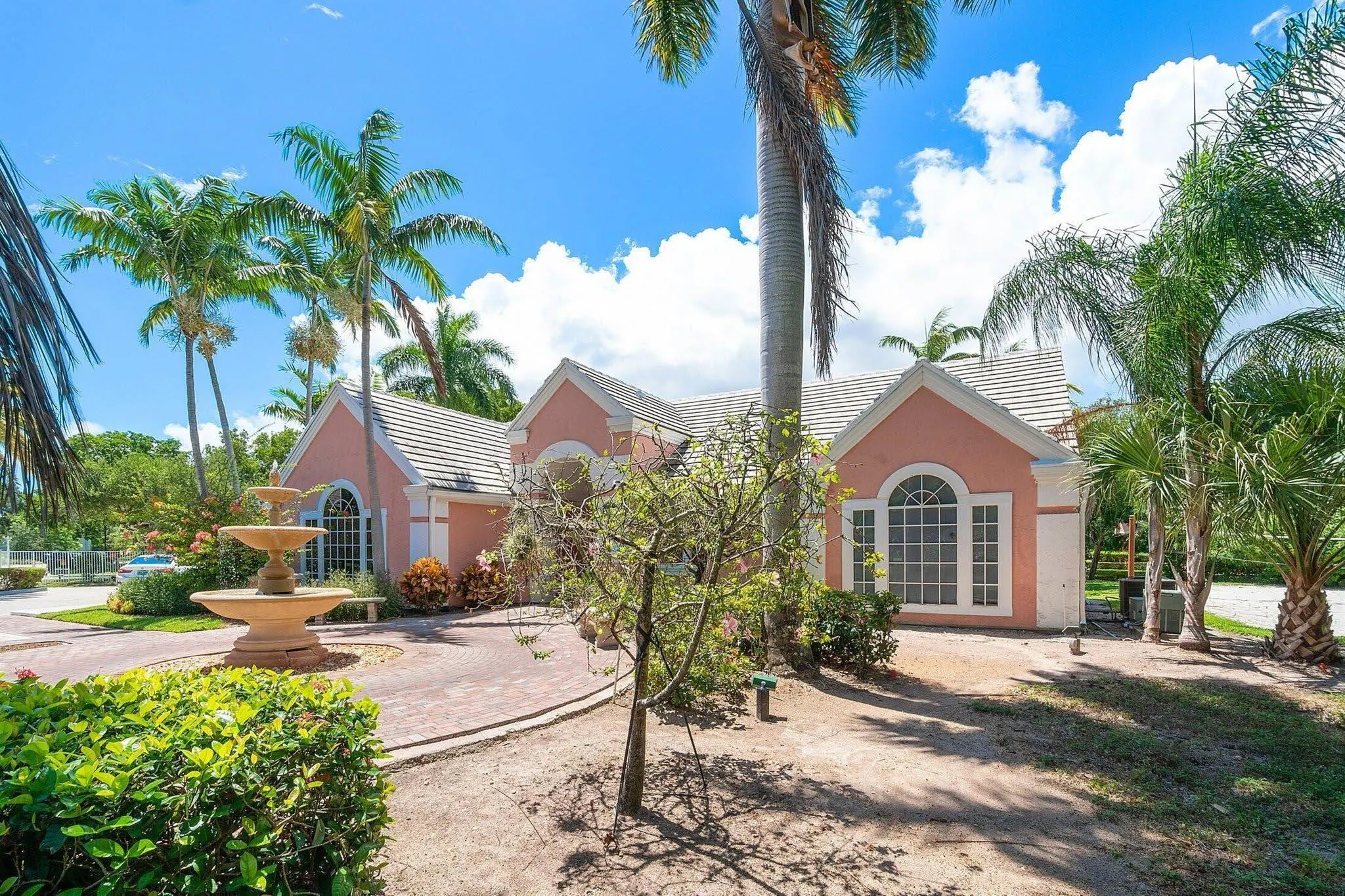 1125 CRYSTAL Way #J
