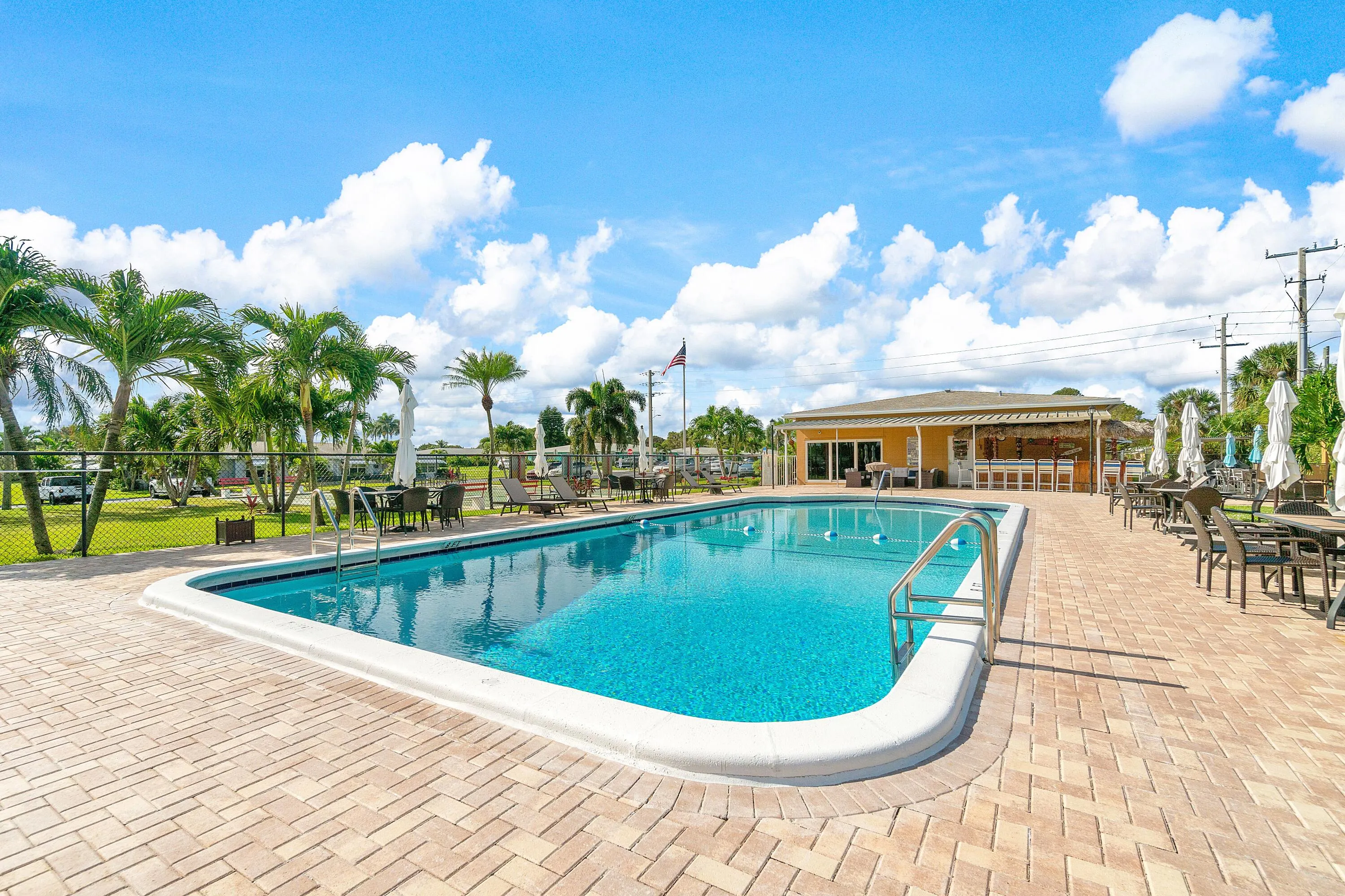 572 HIGH POINT Drive #D
