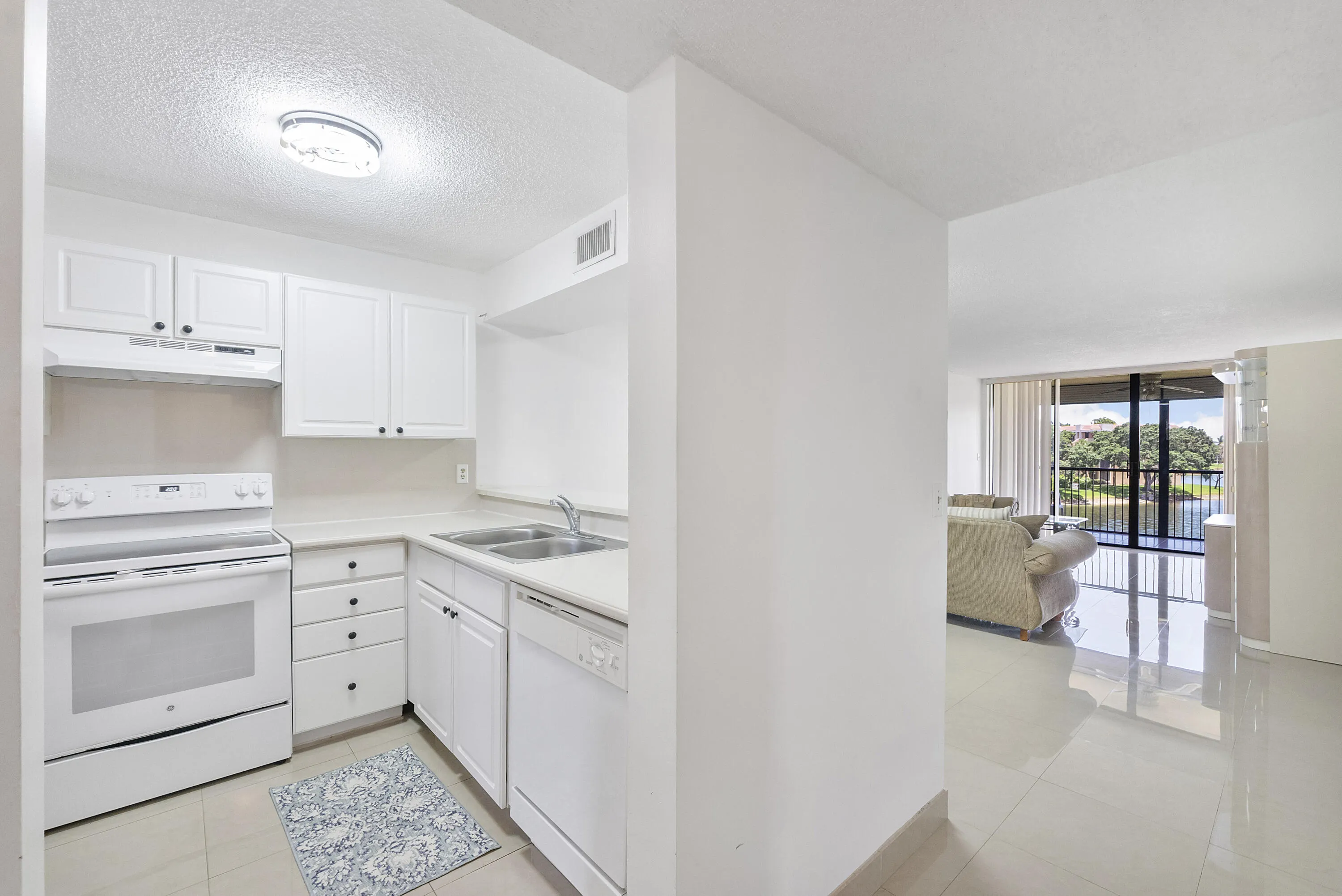 5828 CORAL LAKE Drive #304