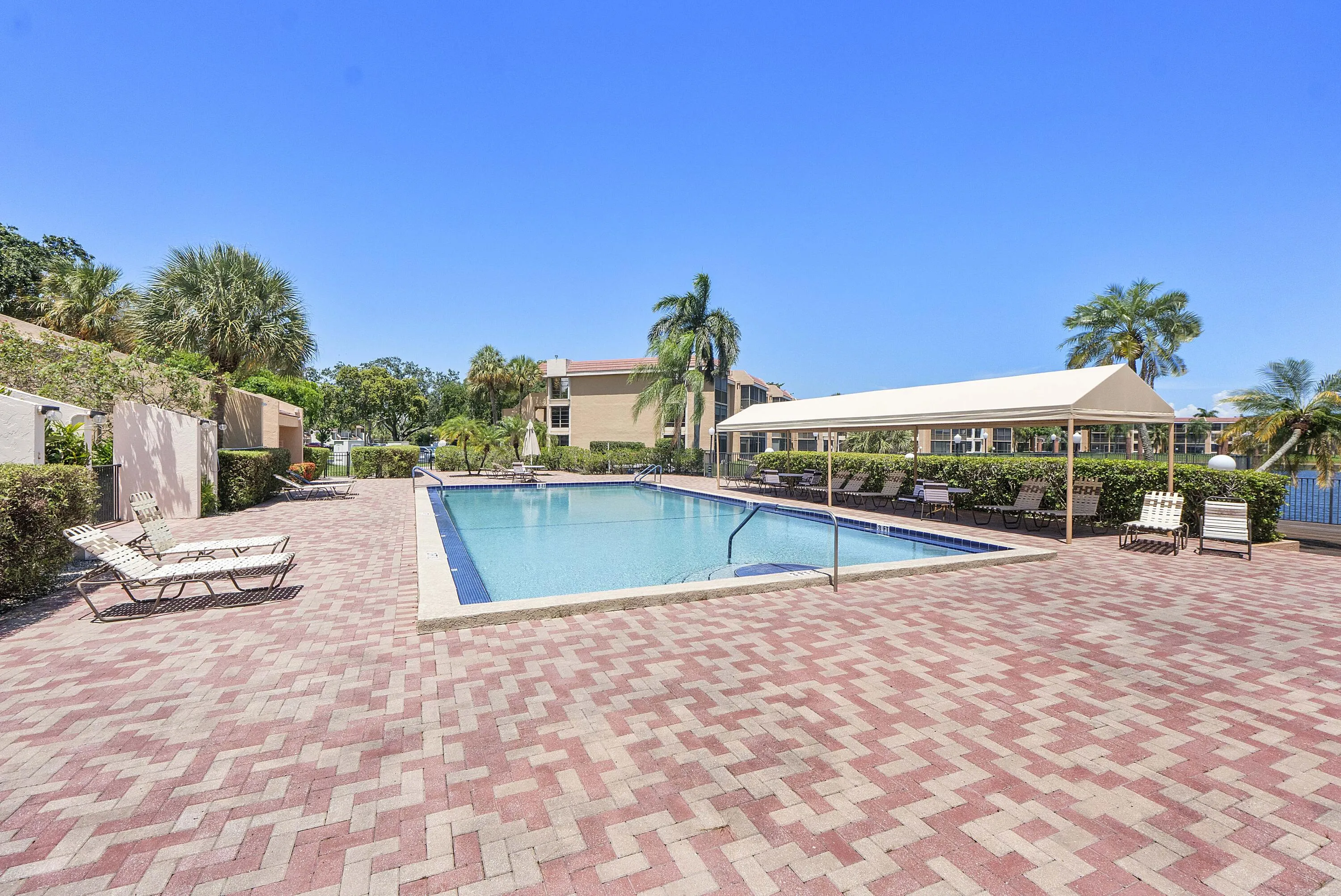 5828 CORAL LAKE Drive #304