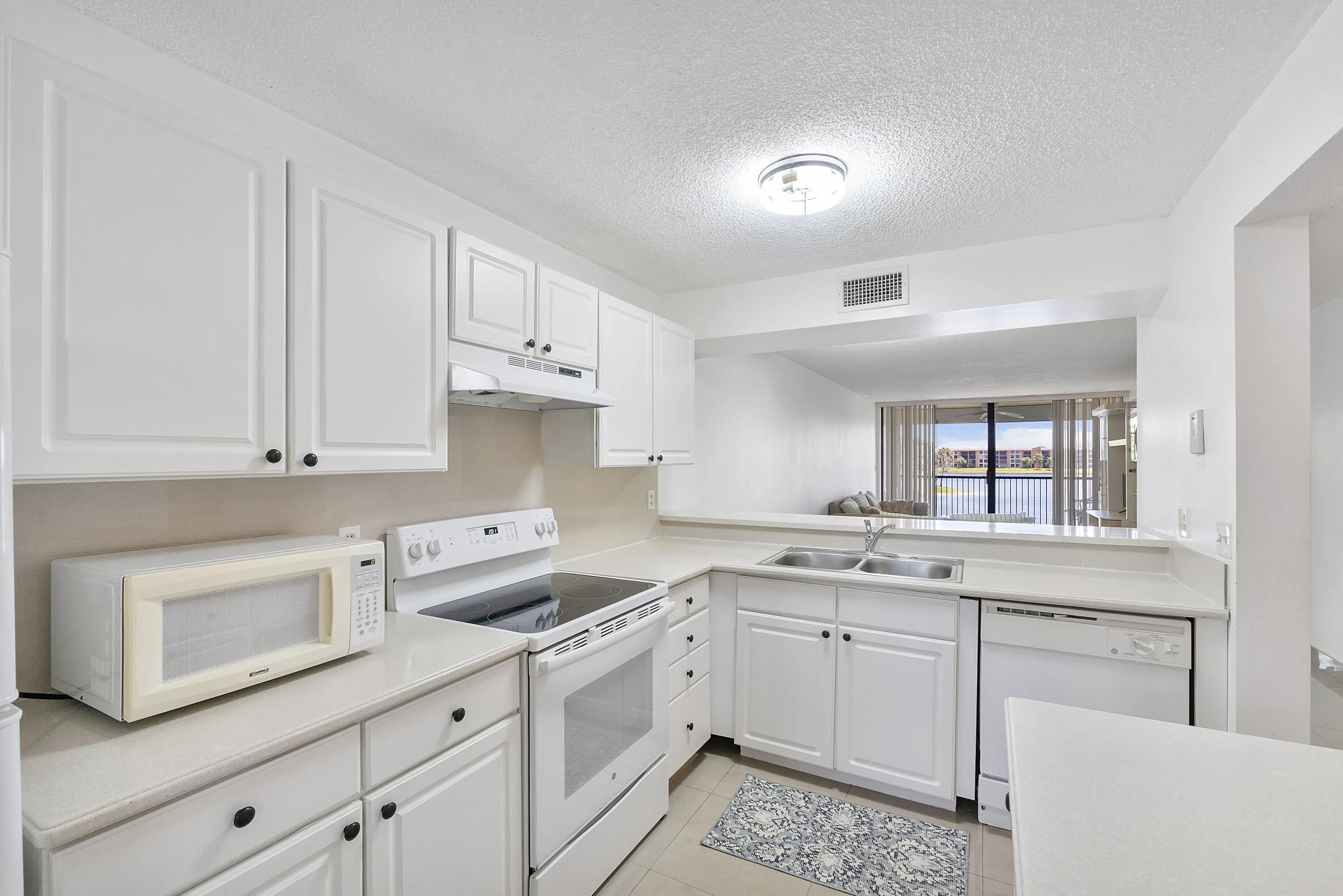 5828 CORAL LAKE Drive #304