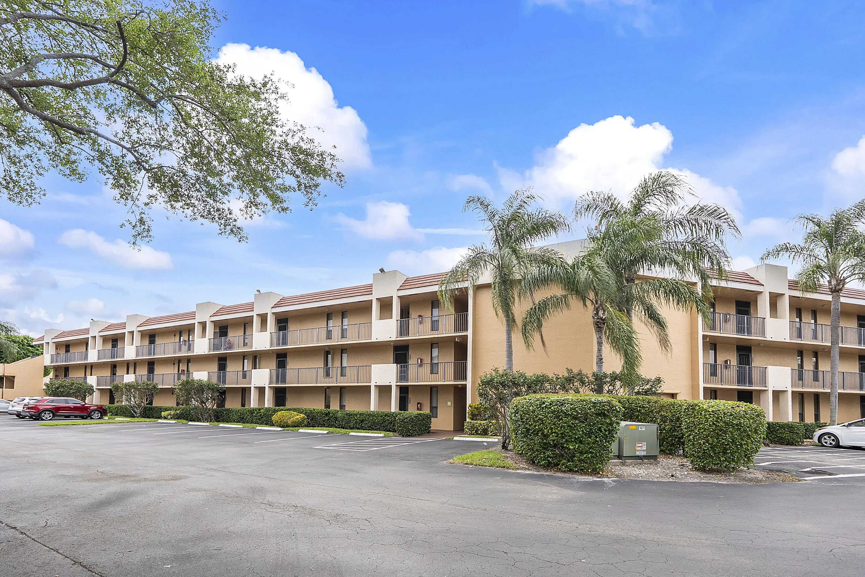 5828 CORAL LAKE Drive #304