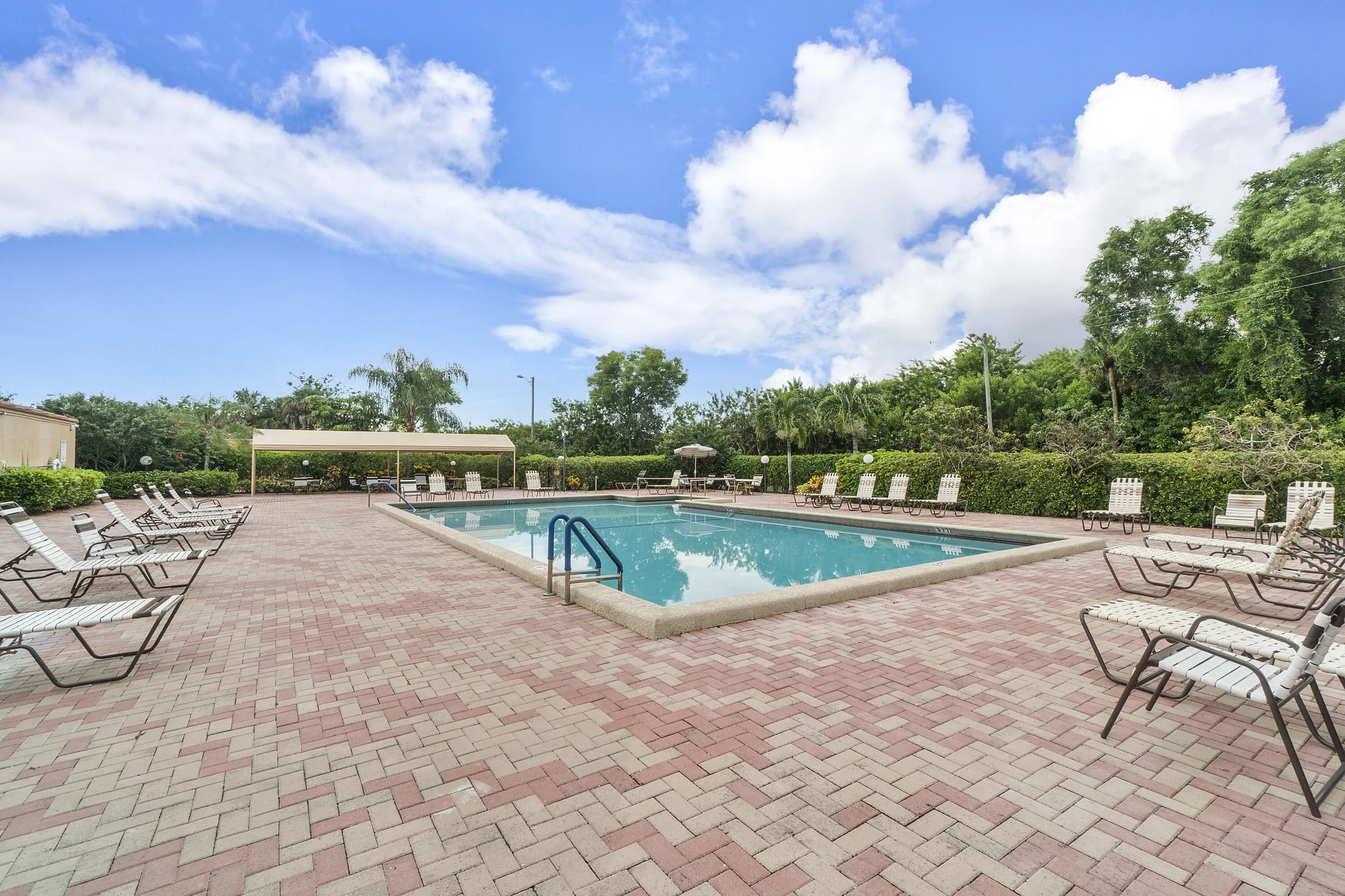5828 CORAL LAKE Drive #304