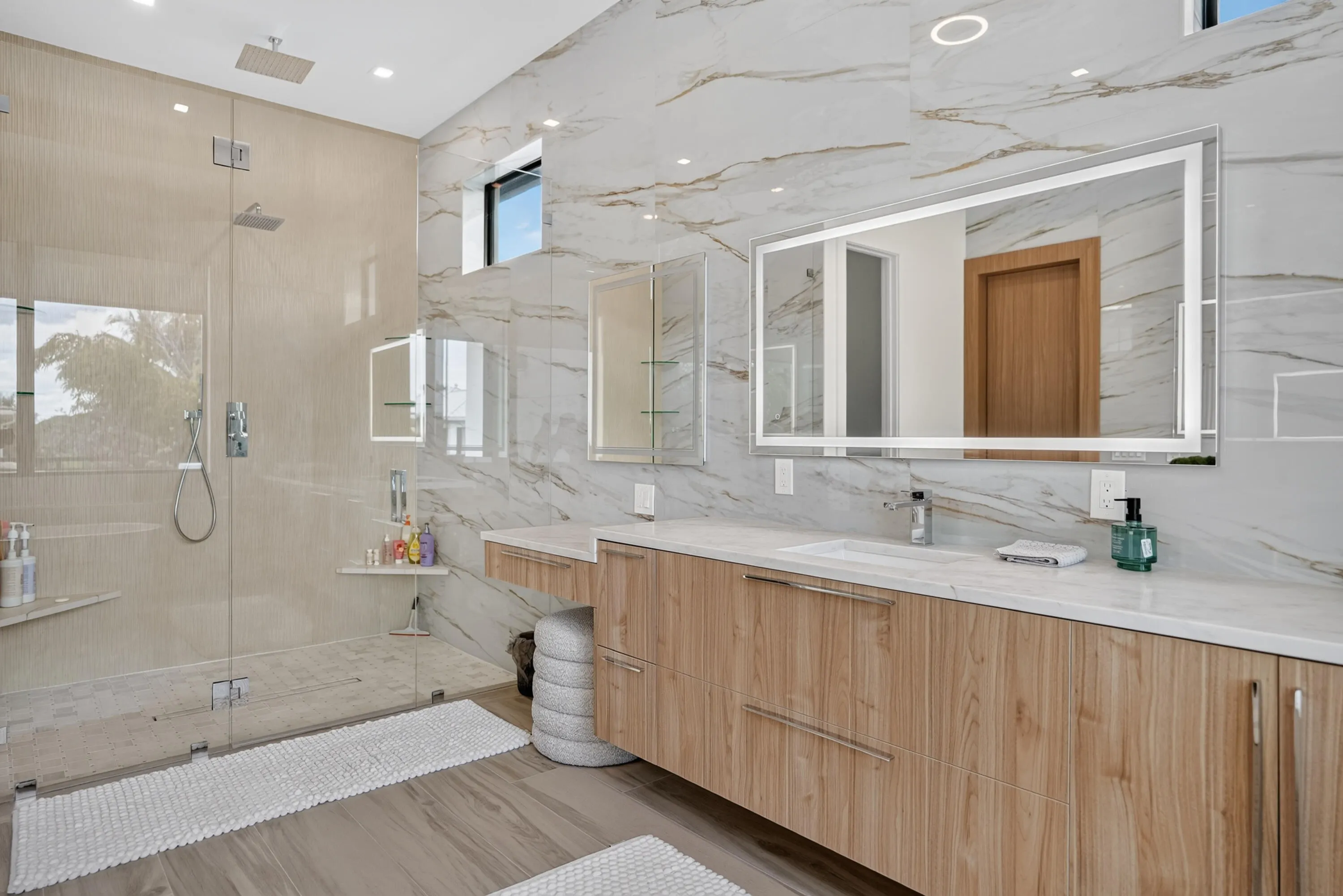 237 NE 11th Street